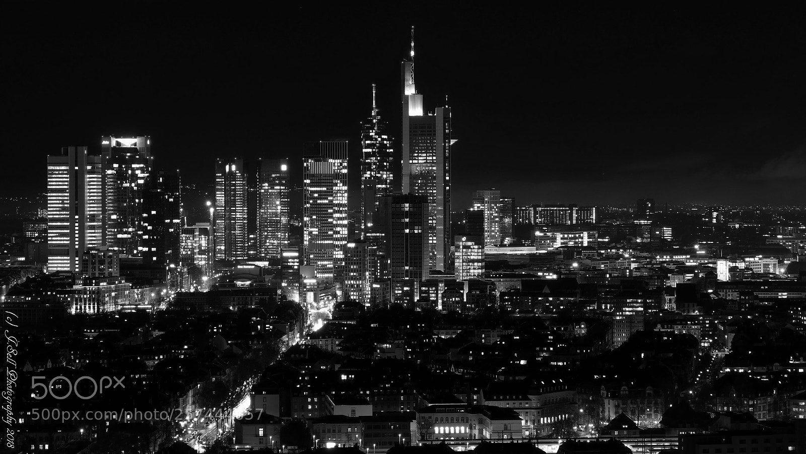 Panasonic Lumix DMC-FZ1000 sample photo. Frankfurt by night photography