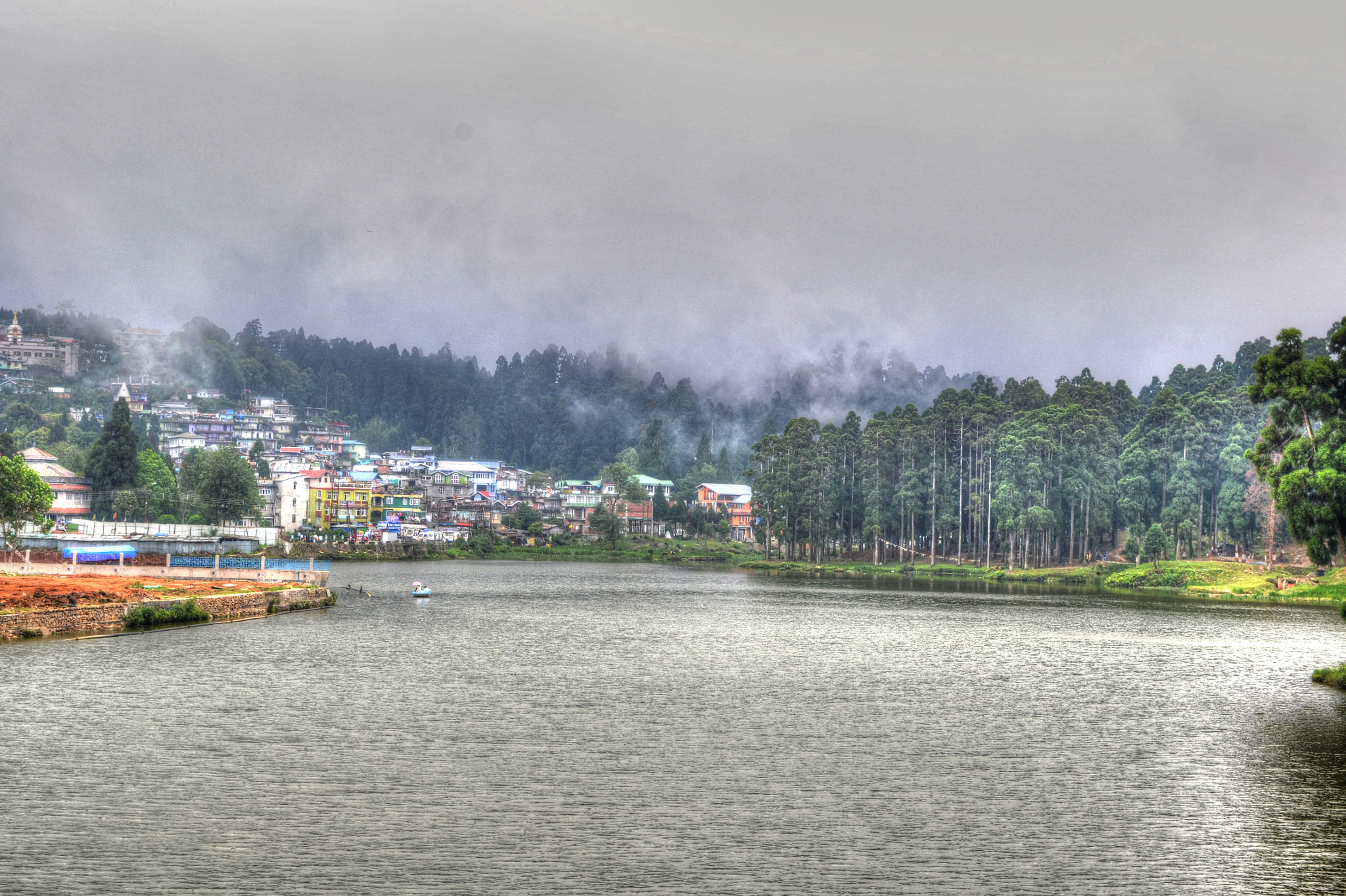 Nikon D3100 + Nikon AF-S DX Nikkor 35mm F1.8G sample photo. Mirik lake photography