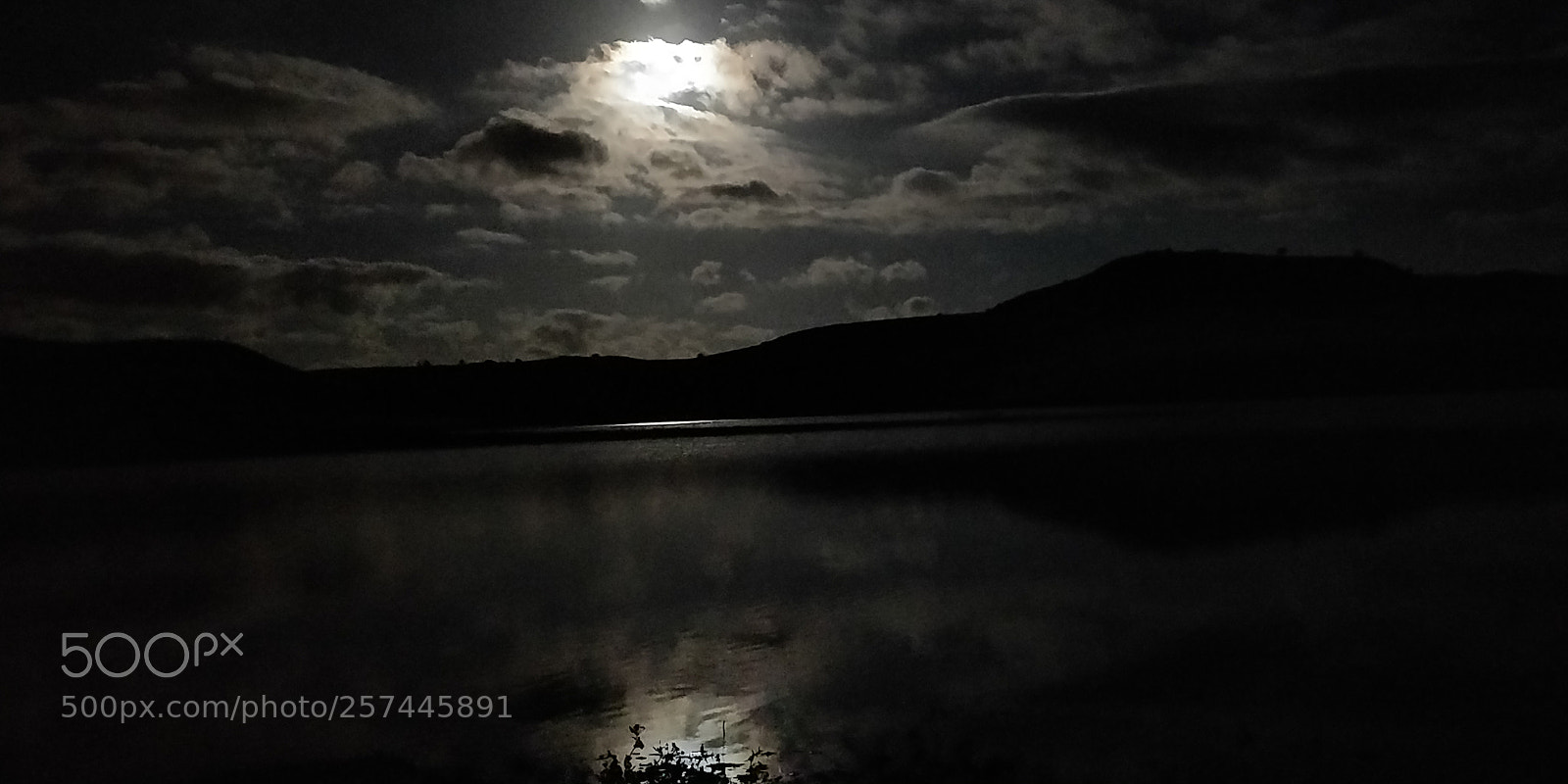 OnePlus 5T sample photo. Full moon photography