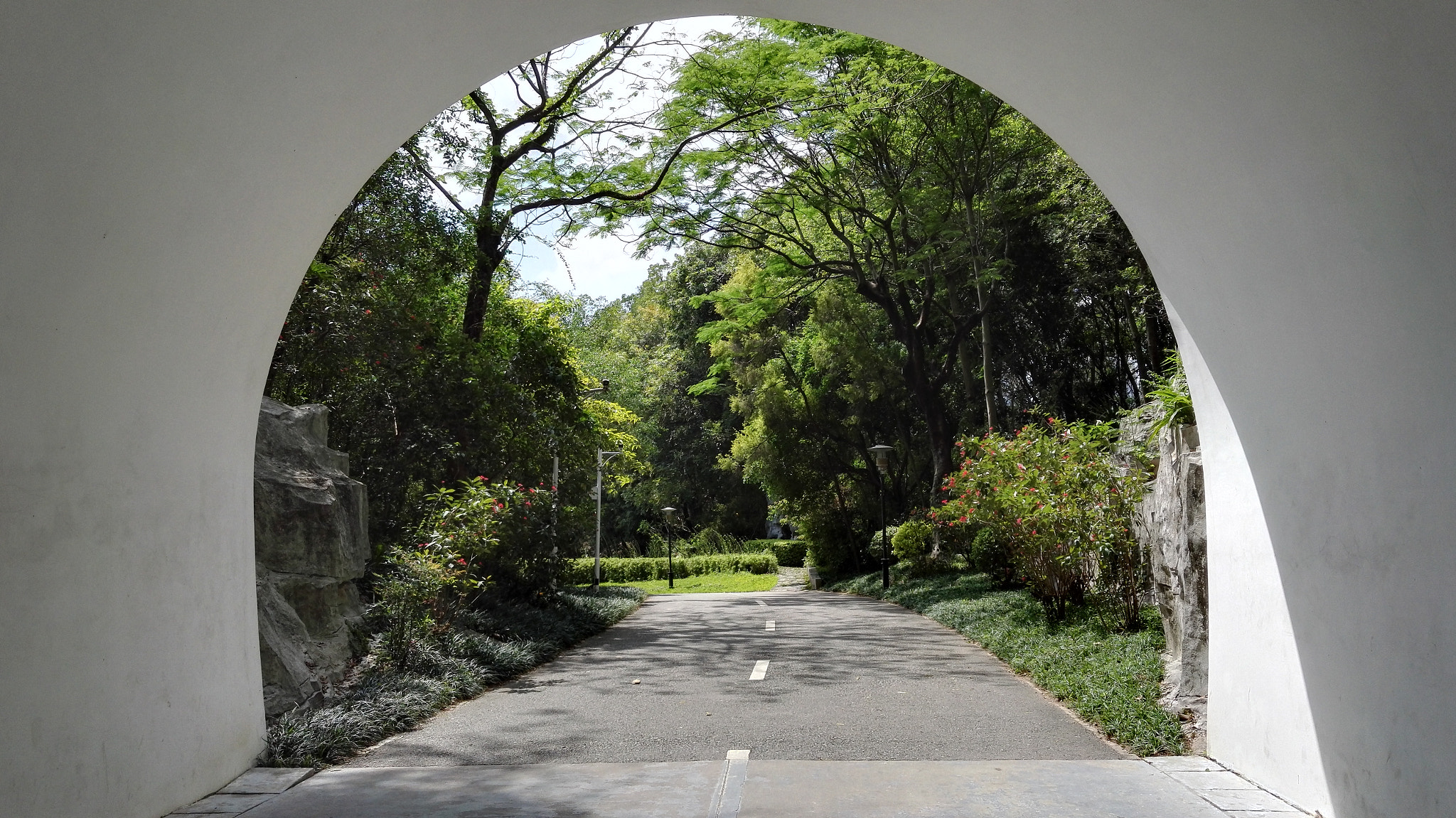 HUAWEI Honor 7 sample photo. 公园的隧道 photography