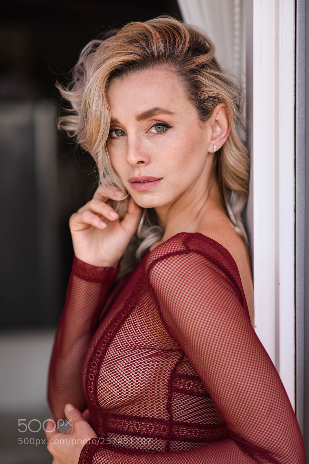 Nikon D810 sample photo. Lady in red photography