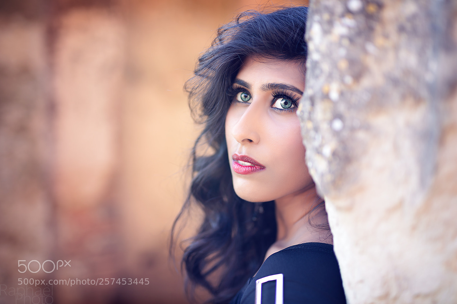 Canon EOS 5D Mark IV sample photo. Appena dietro l'angolo photography