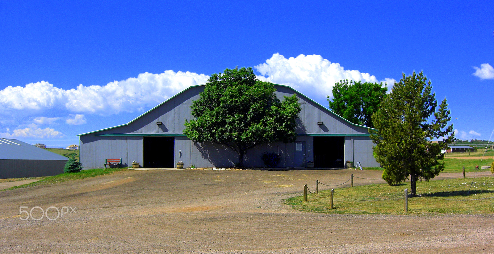 CASIO EX-Z1080 sample photo. Horse stable (front) photography