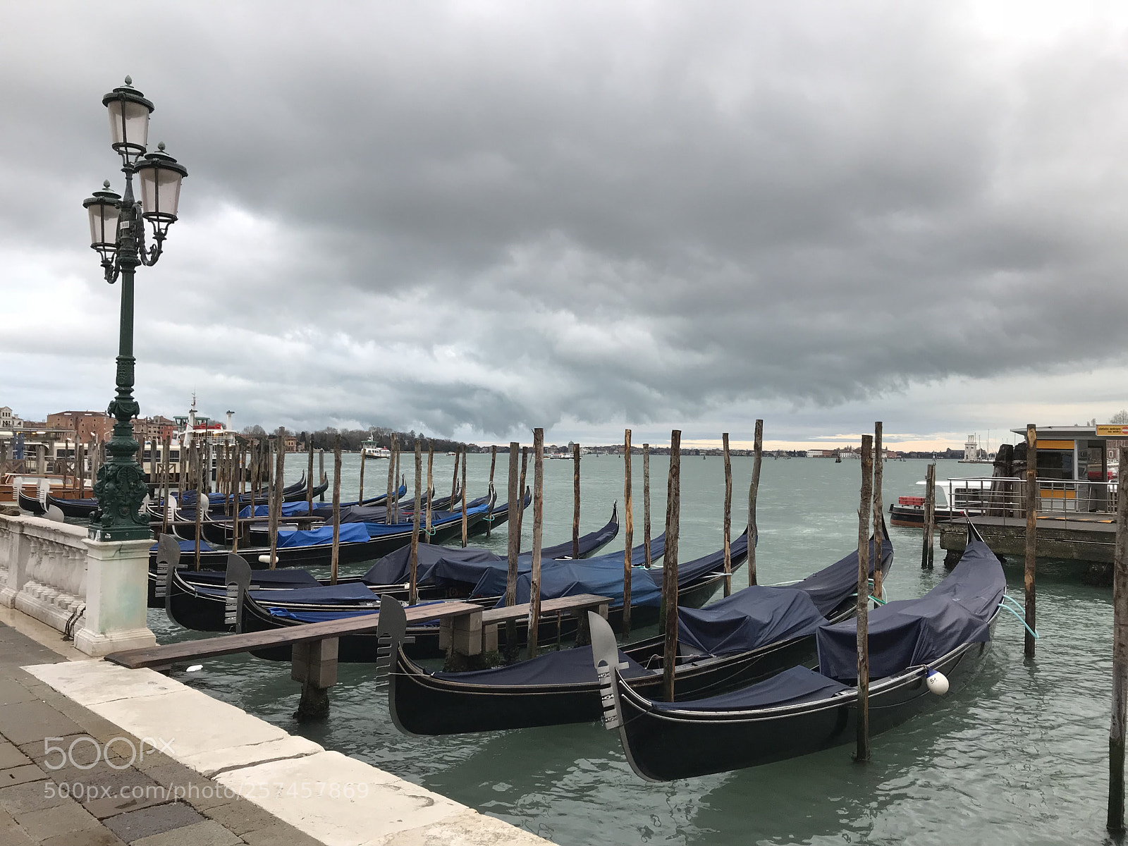 Apple iPhone 7 sample photo. Waiting for the rain photography