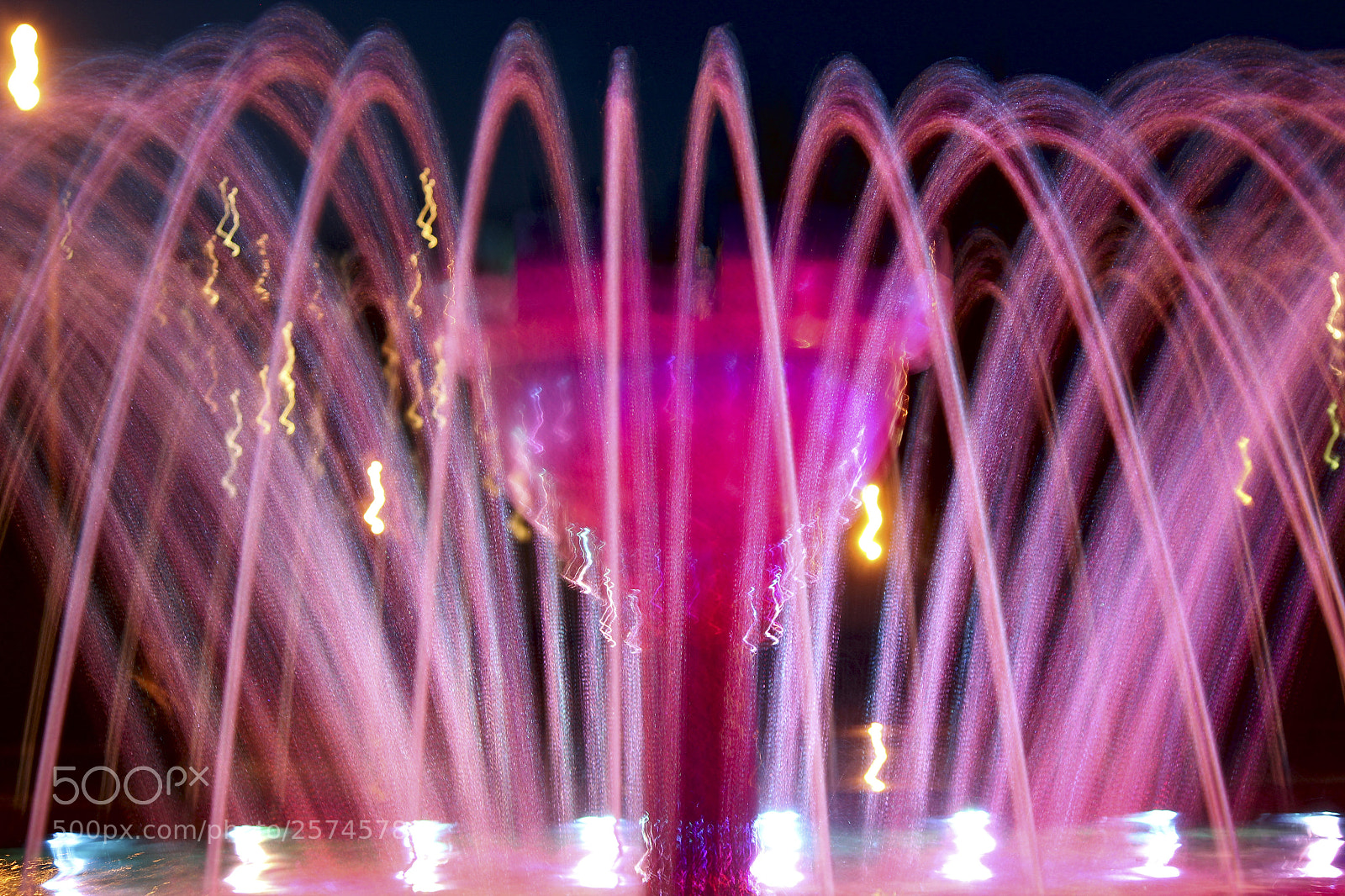 Canon EOS 550D (EOS Rebel T2i / EOS Kiss X4) sample photo. Summer bright fountain photography