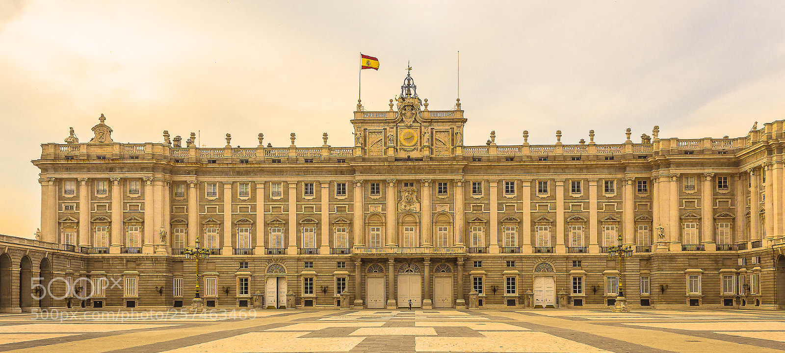 Canon EOS 1200D (EOS Rebel T5 / EOS Kiss X70 / EOS Hi) sample photo. Palacio real photography