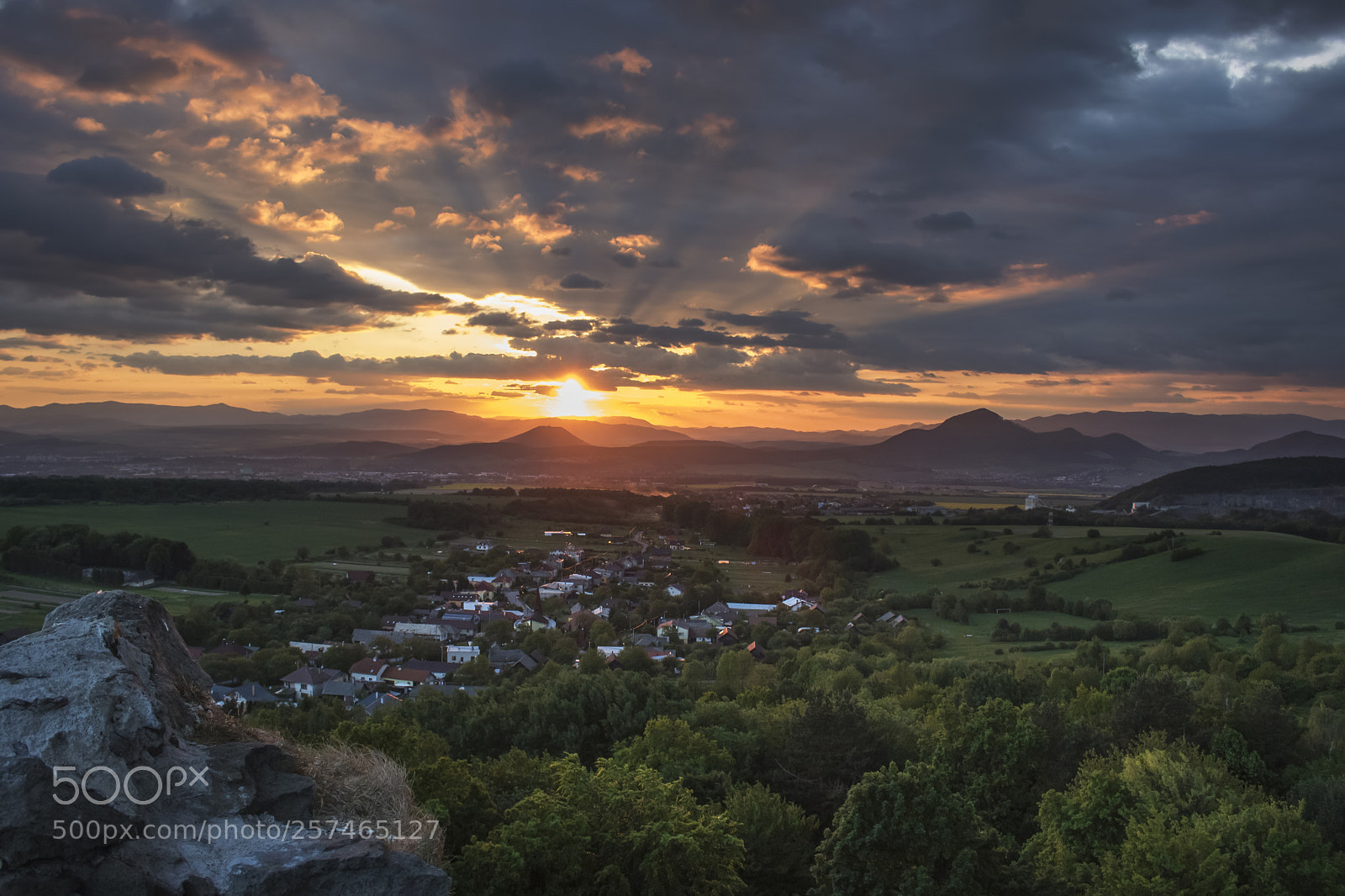Canon EOS 760D (EOS Rebel T6s / EOS 8000D) sample photo. Sunset over the castle photography