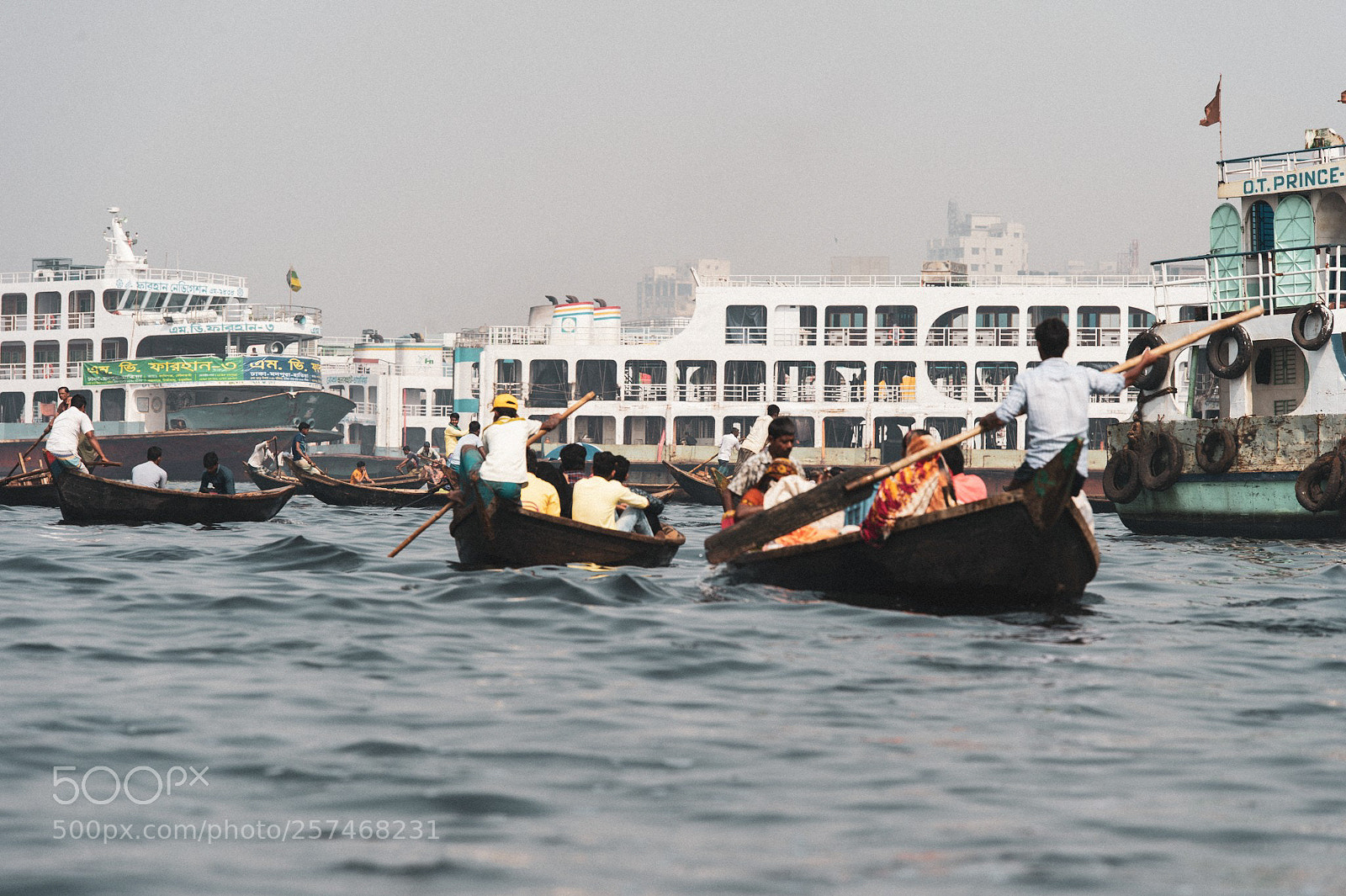 Nikon D4 sample photo. Dhaka river traffic, 2018 photography