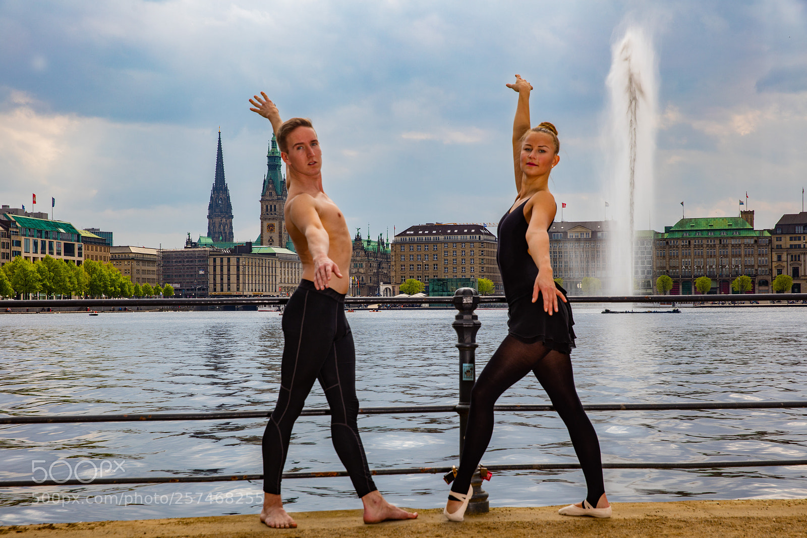 Canon EOS 5DS R sample photo. Urban dance binnenalster photography