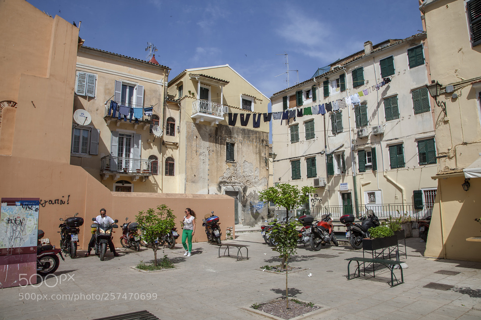 Canon EOS 5D Mark II sample photo. Linen in the balcony photography