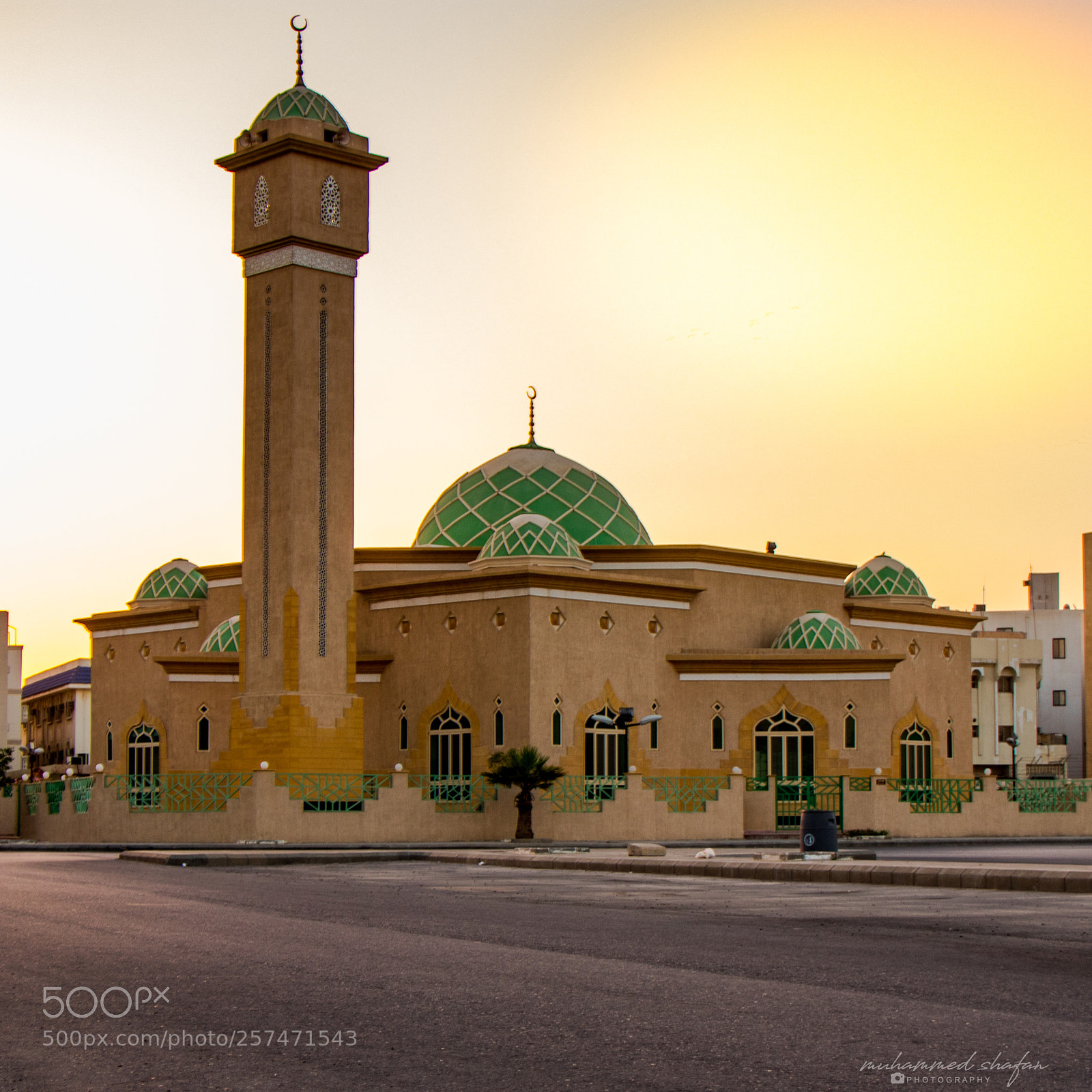 Canon EOS 77D (EOS 9000D / EOS 770D) sample photo. Mosque photography