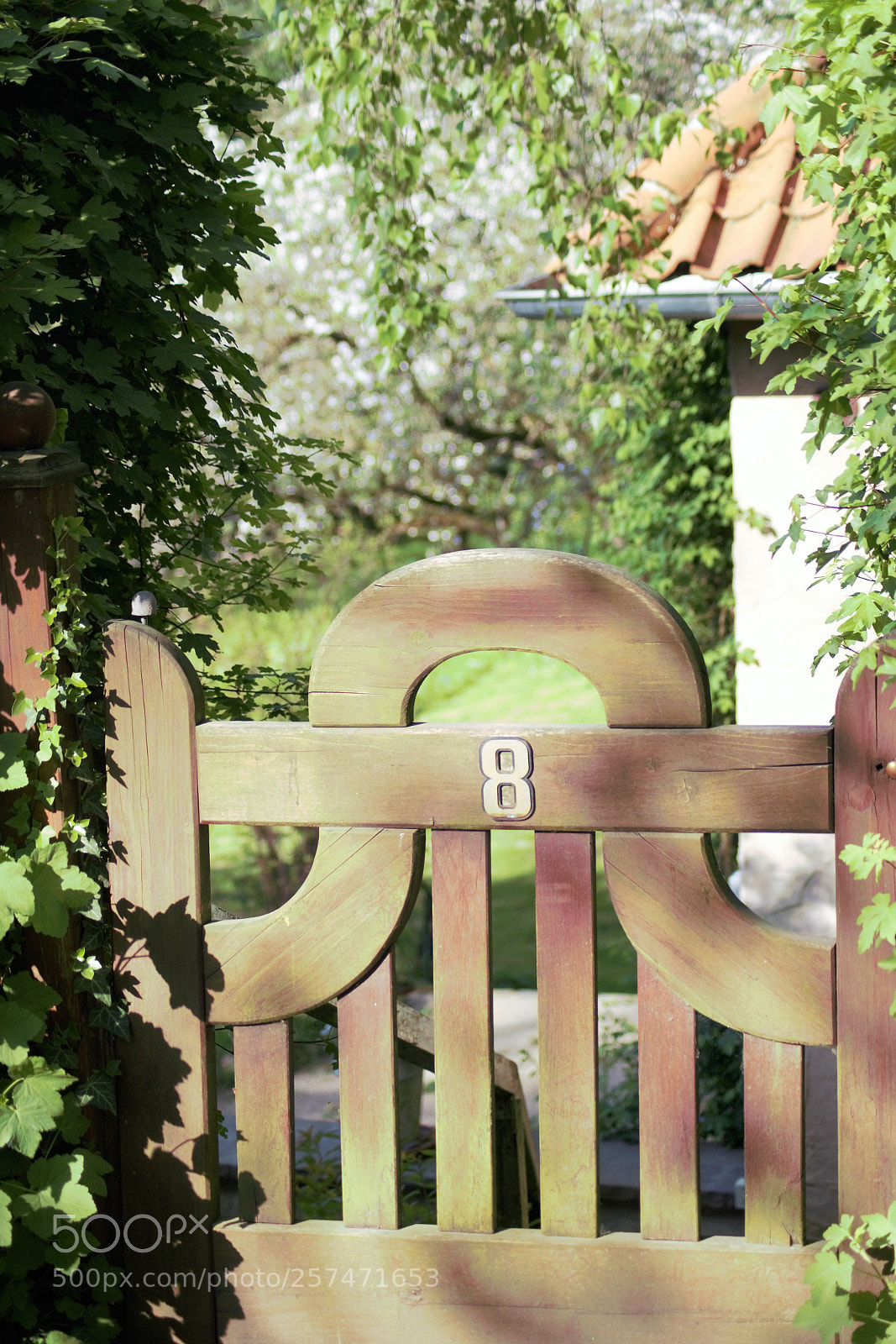 Canon EOS 100D (EOS Rebel SL1 / EOS Kiss X7) sample photo. A fence gate photography