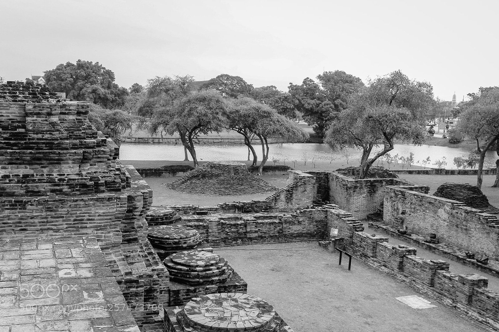 Canon EOS 600D (Rebel EOS T3i / EOS Kiss X5) sample photo. Ruins of ayuttaya, thailand photography