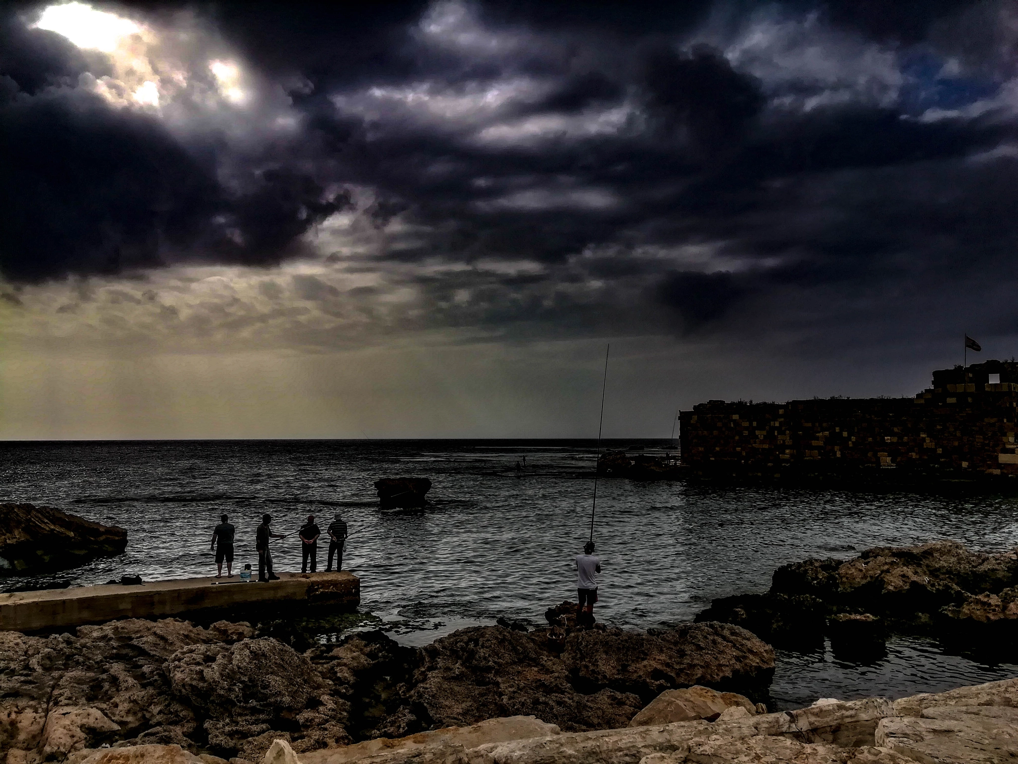 HUAWEI honor 6x sample photo. Pêcheurs à jbeil photography