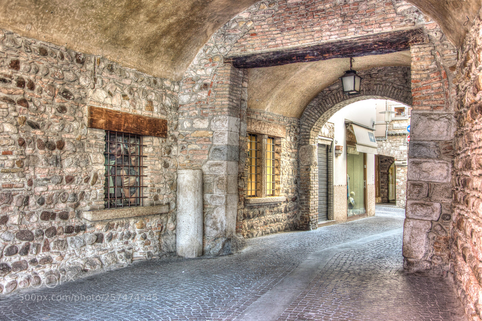 Nikon D3200 sample photo. Sirmione via interna photography