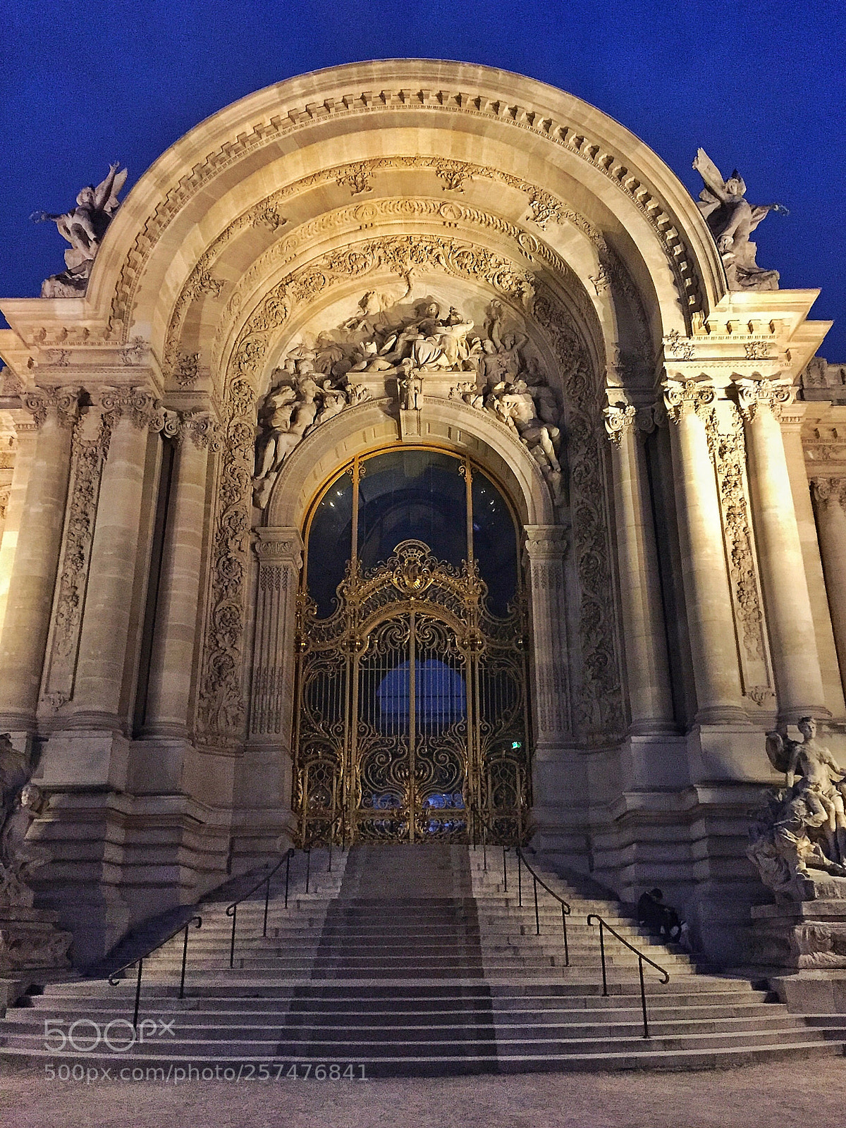 Apple iPhone 6 sample photo. Petit palais, paris photography