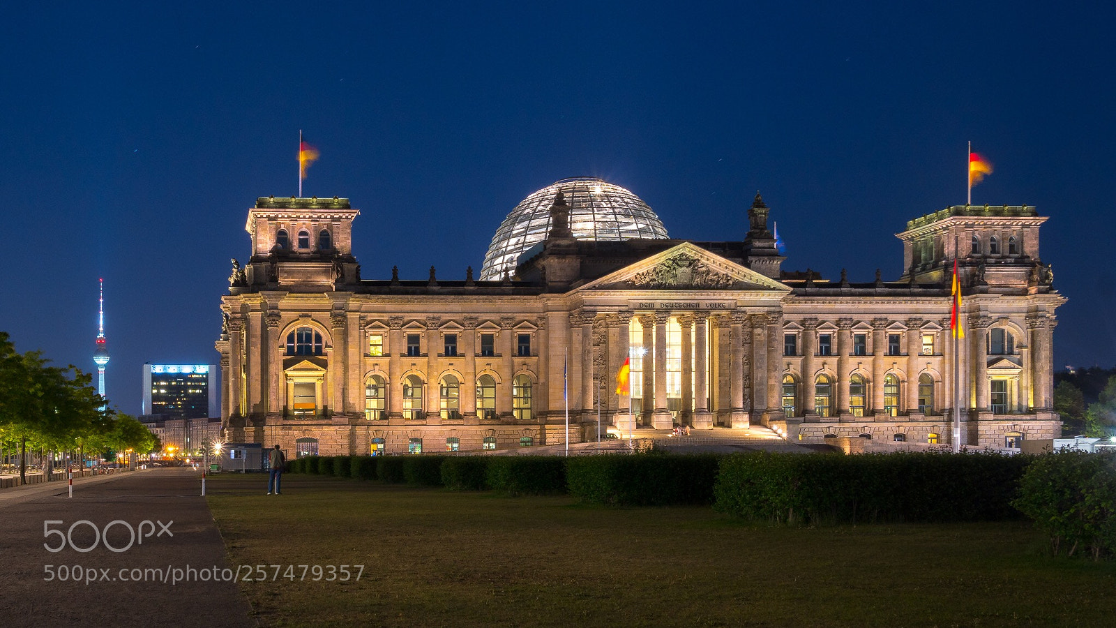 Sony a6300 sample photo. Reichstag photography
