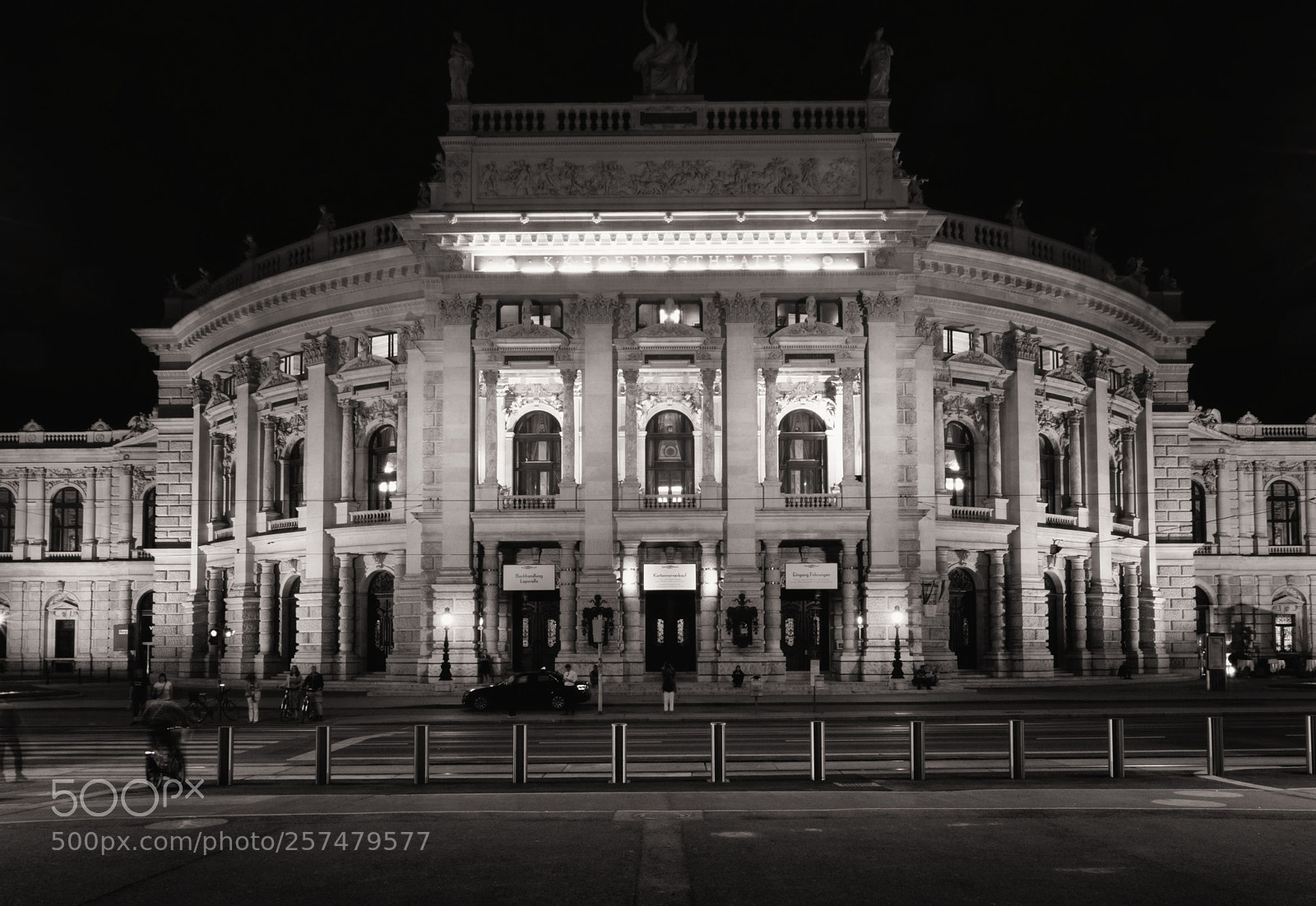 Canon EOS M50 (EOS Kiss M) sample photo. Vienna: burgtheater photography