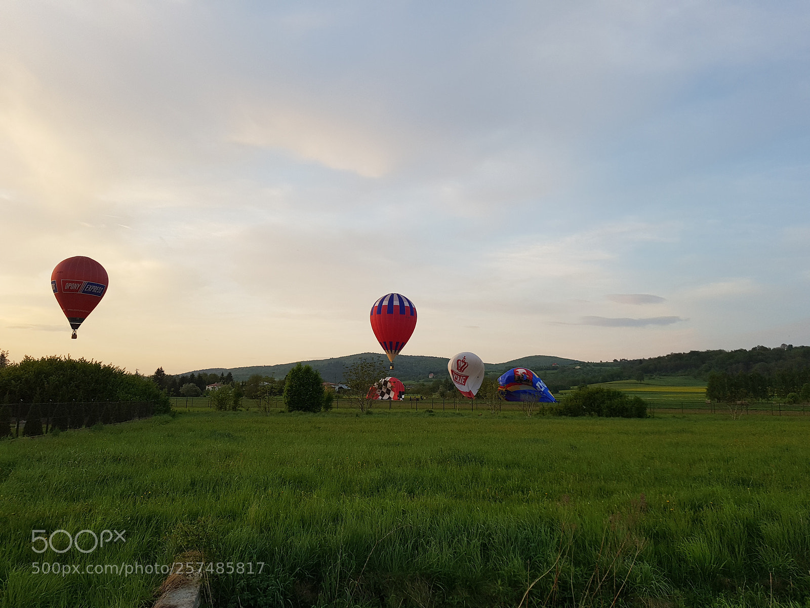 Samsung Galaxy S8 sample photo. Hot air photography