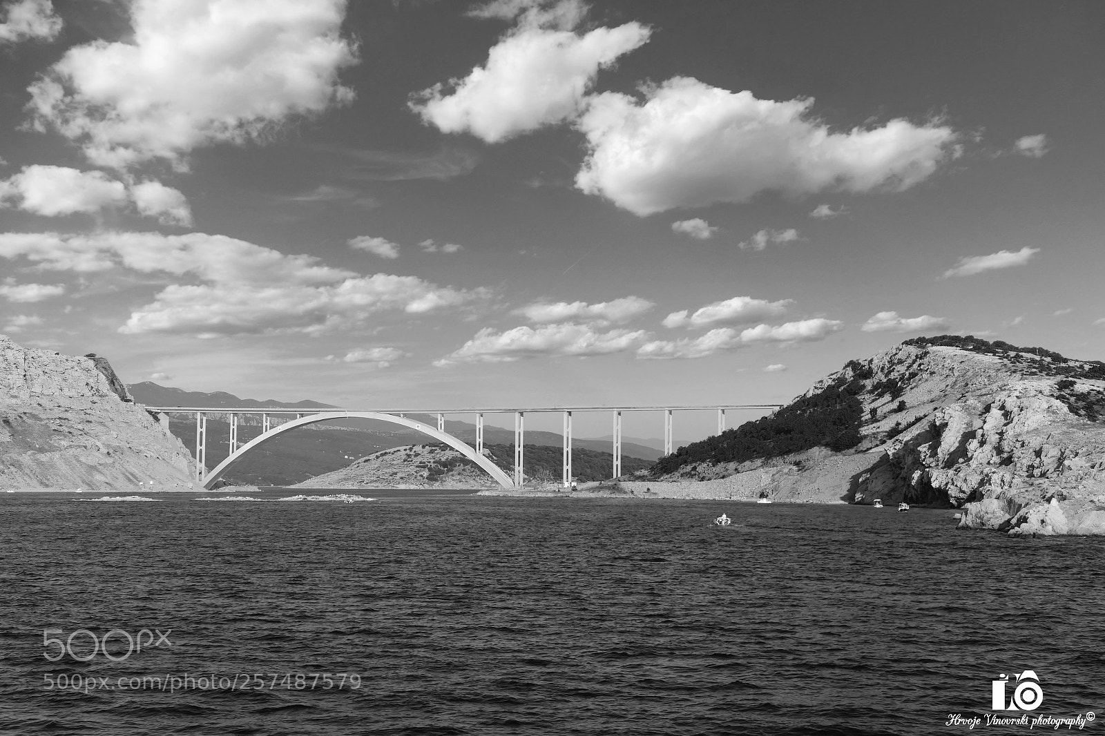 Panasonic Lumix DMC-FZ1000 sample photo. Bridge (b&w) photography
