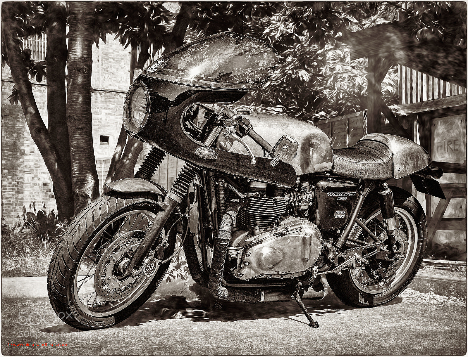 Olympus OM-D E-M1 Mark II sample photo. Cafe thruxton photography