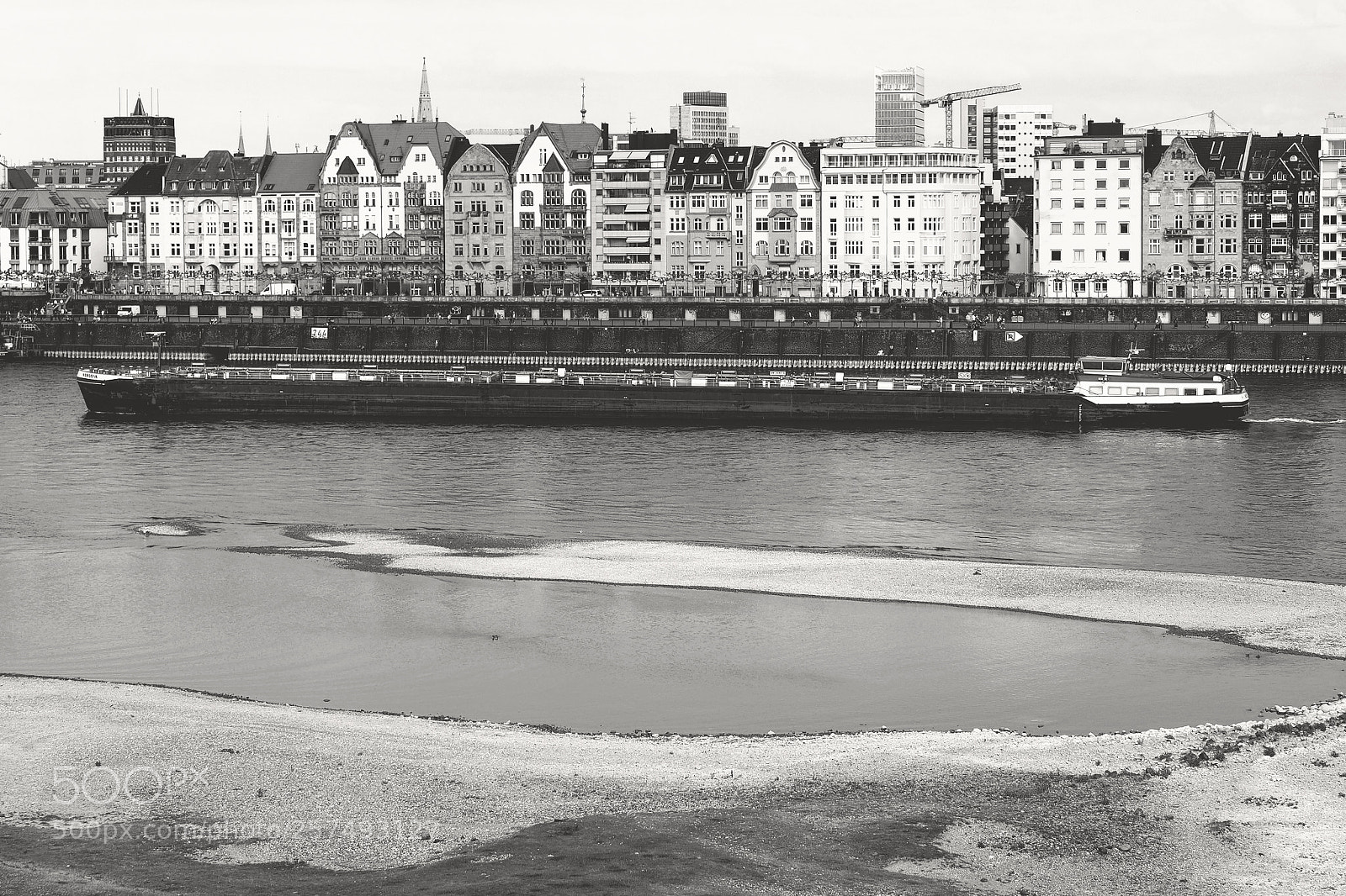 Olympus OM-D E-M5 II sample photo. Düsseldorf photography