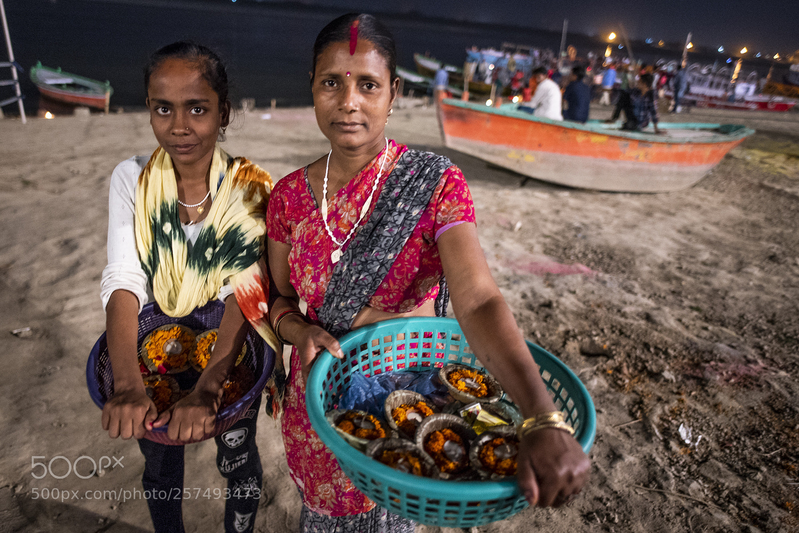 Nikon D750 sample photo. Women in varanasi, india photography