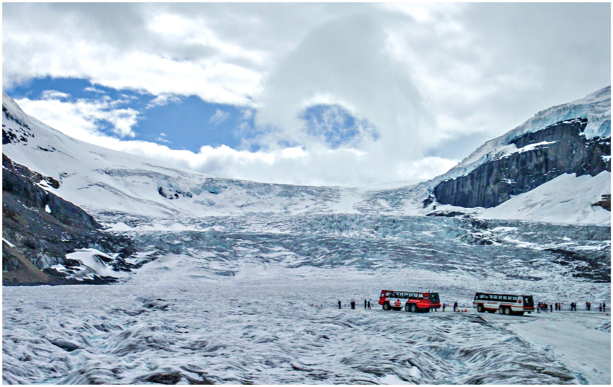 Olympus u9000,S9000 sample photo. The athabasca glacier photography