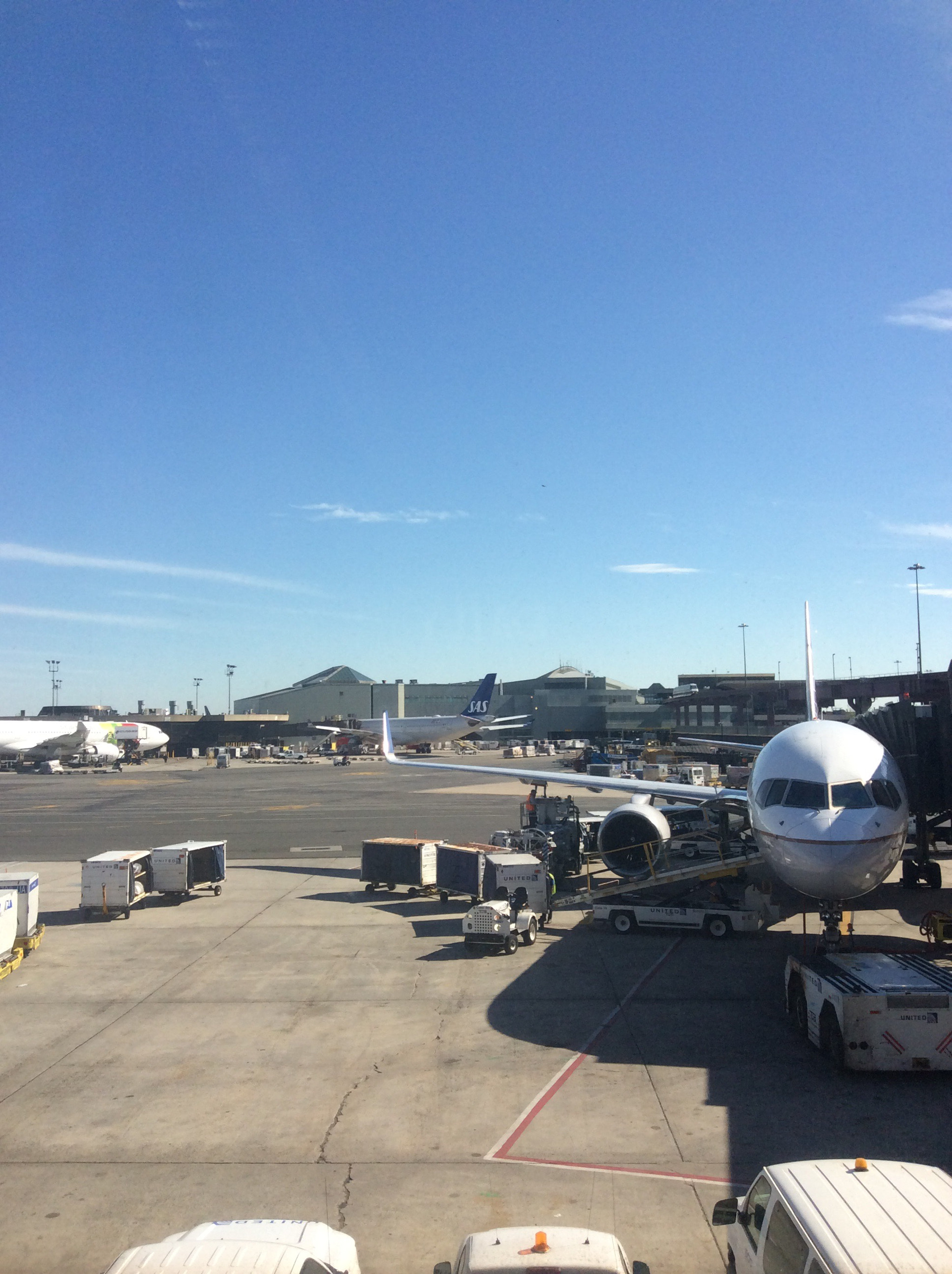 Apple iPad mini 2 sample photo. New jersey airport photography