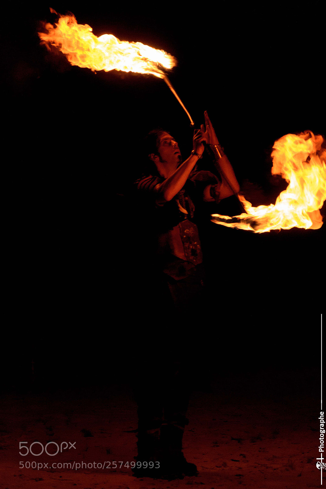 Nikon D3100 sample photo. Spectacle de feu photography