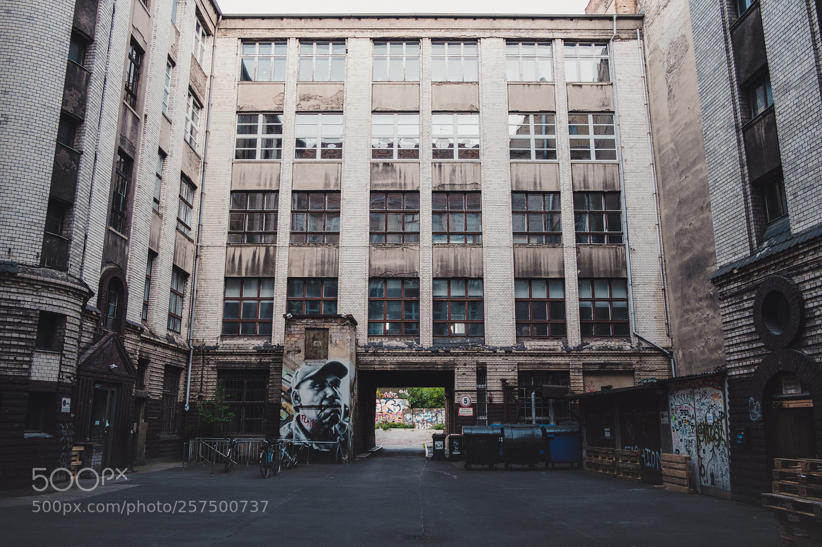 Fujifilm X-T20 sample photo. Graffiti photography