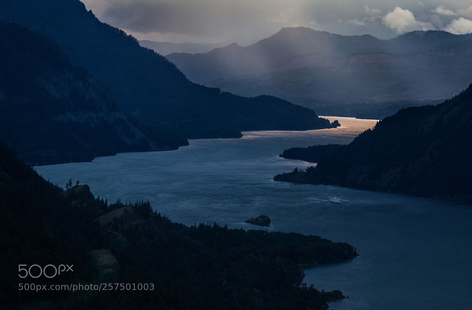 Canon EOS 5D Mark II sample photo. Sunset in columbia gorge photography