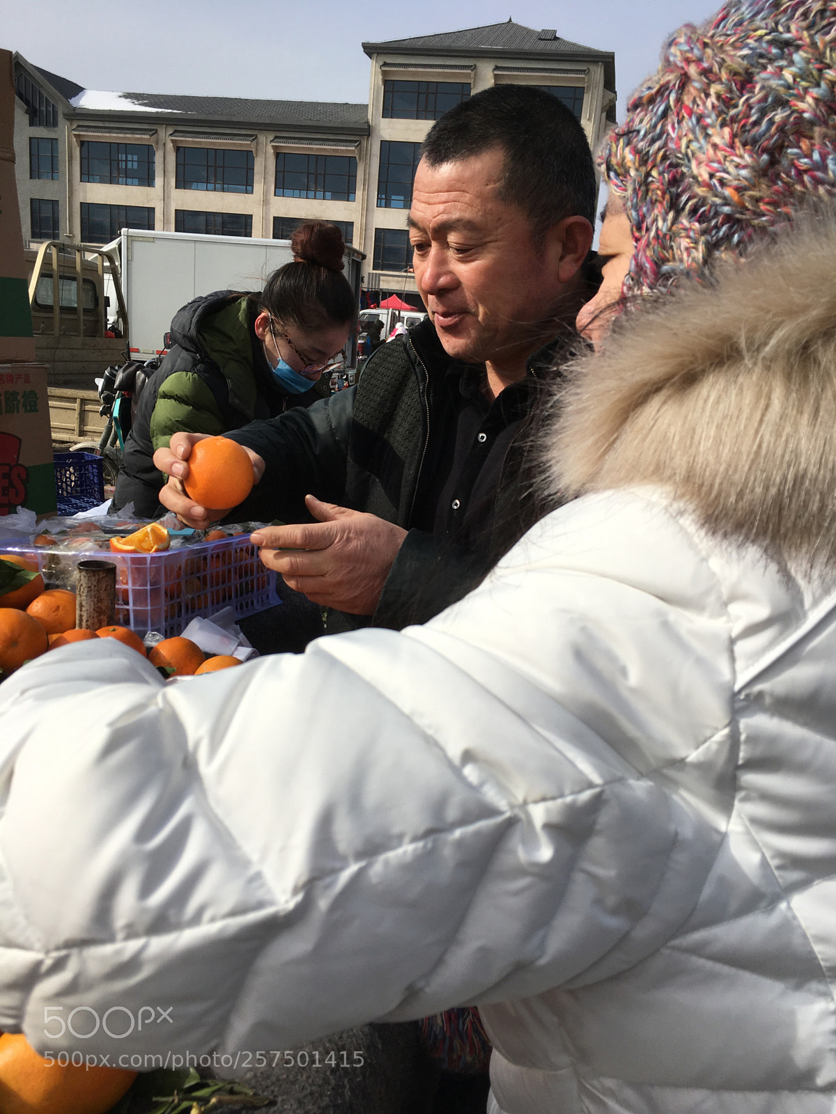 Apple iPhone SE sample photo. Yantai market photography