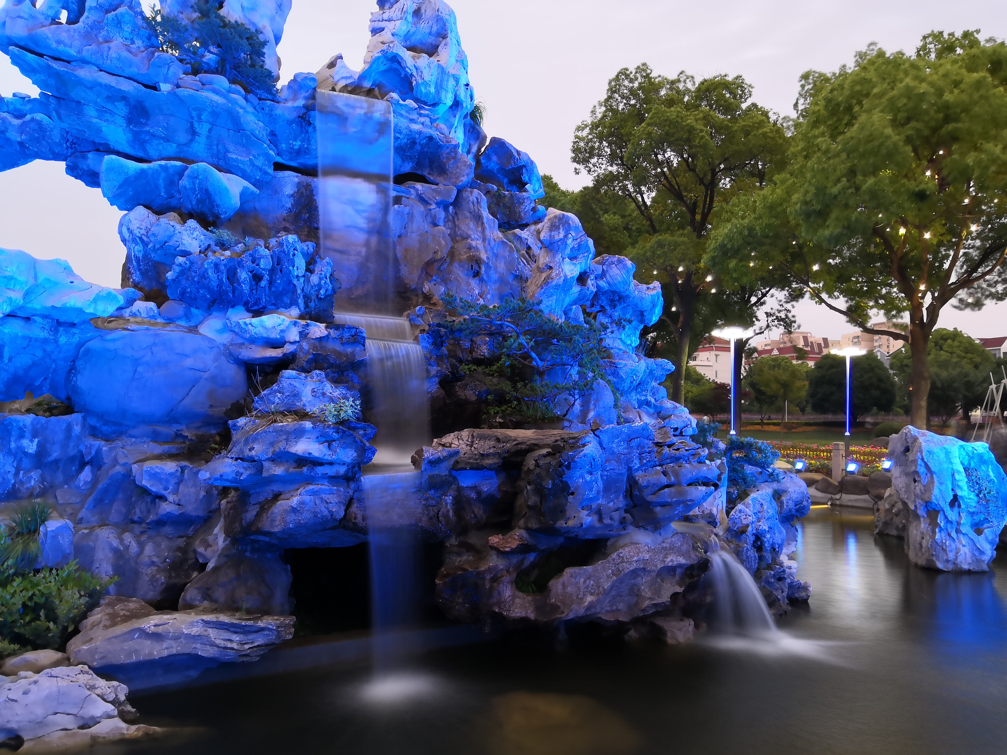HUAWEI Honor 10 sample photo. Water fall in night，2 photography