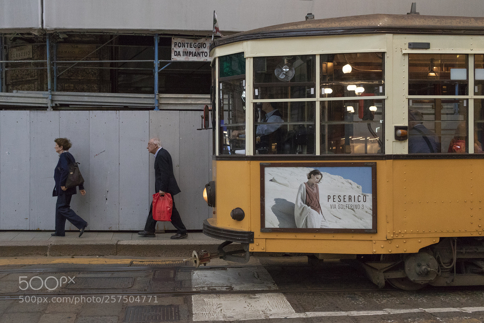 Canon EOS 750D (EOS Rebel T6i / EOS Kiss X8i) sample photo. Milano streets photography