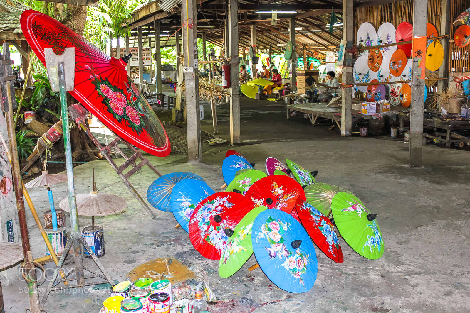 Canon EOS 550D (EOS Rebel T2i / EOS Kiss X4) sample photo. Rice paper umbrellas photography