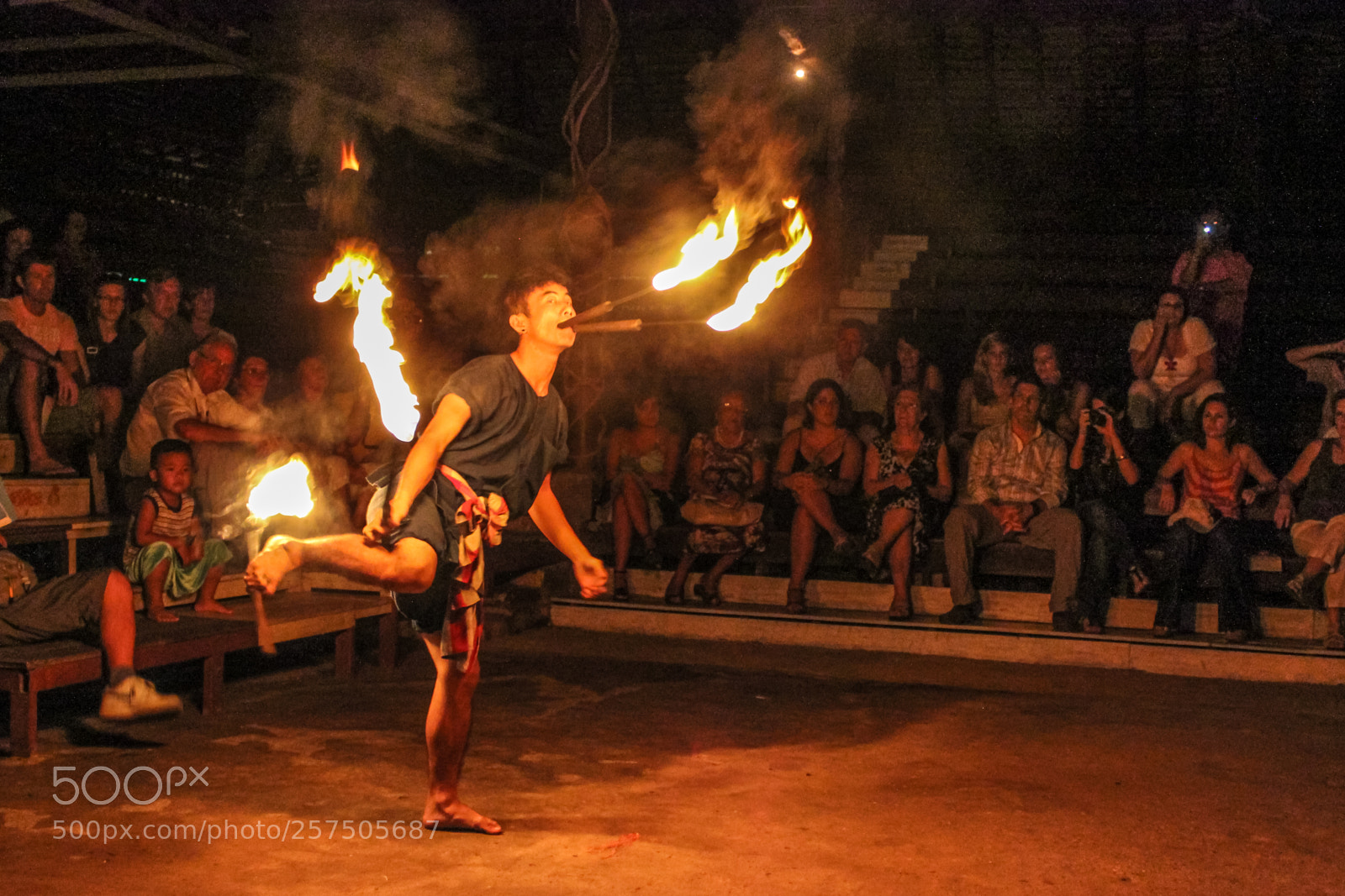 Canon EOS 550D (EOS Rebel T2i / EOS Kiss X4) sample photo. Fire eater photography