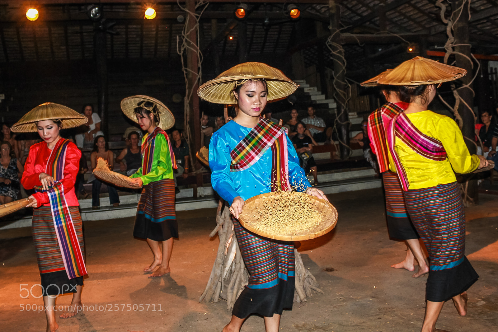 Canon EOS 550D (EOS Rebel T2i / EOS Kiss X4) sample photo. Traditional dances photography