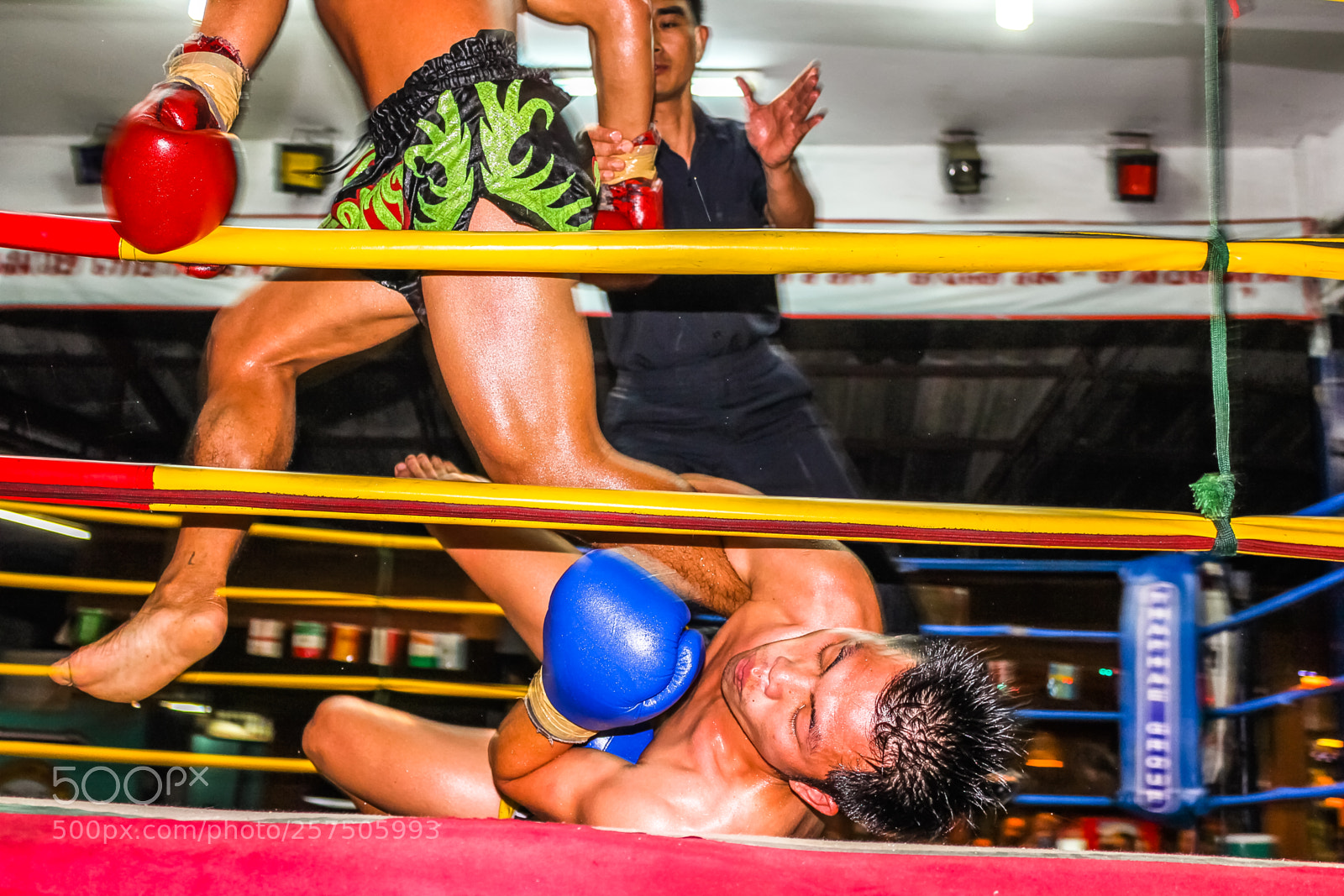 Canon EOS 550D (EOS Rebel T2i / EOS Kiss X4) sample photo. Muay thai photography