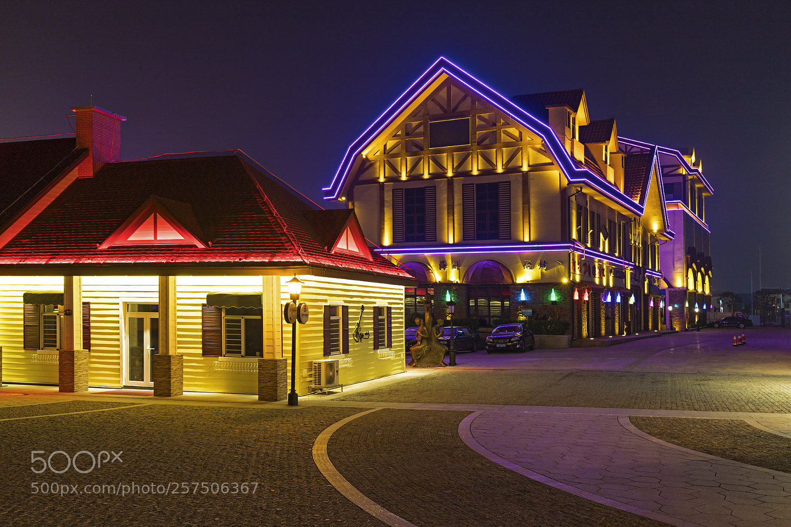 Canon EOS 6D Mark II sample photo. A seafood restaurant at photography