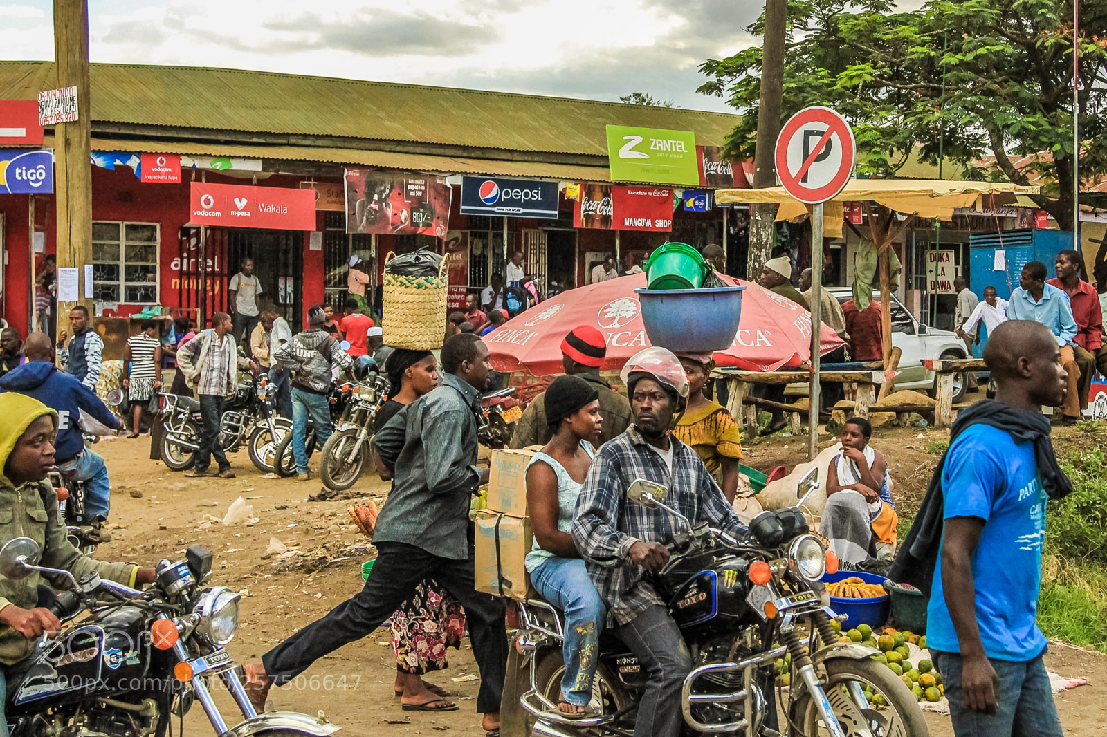Canon EOS 550D (EOS Rebel T2i / EOS Kiss X4) sample photo. Arusha town photography