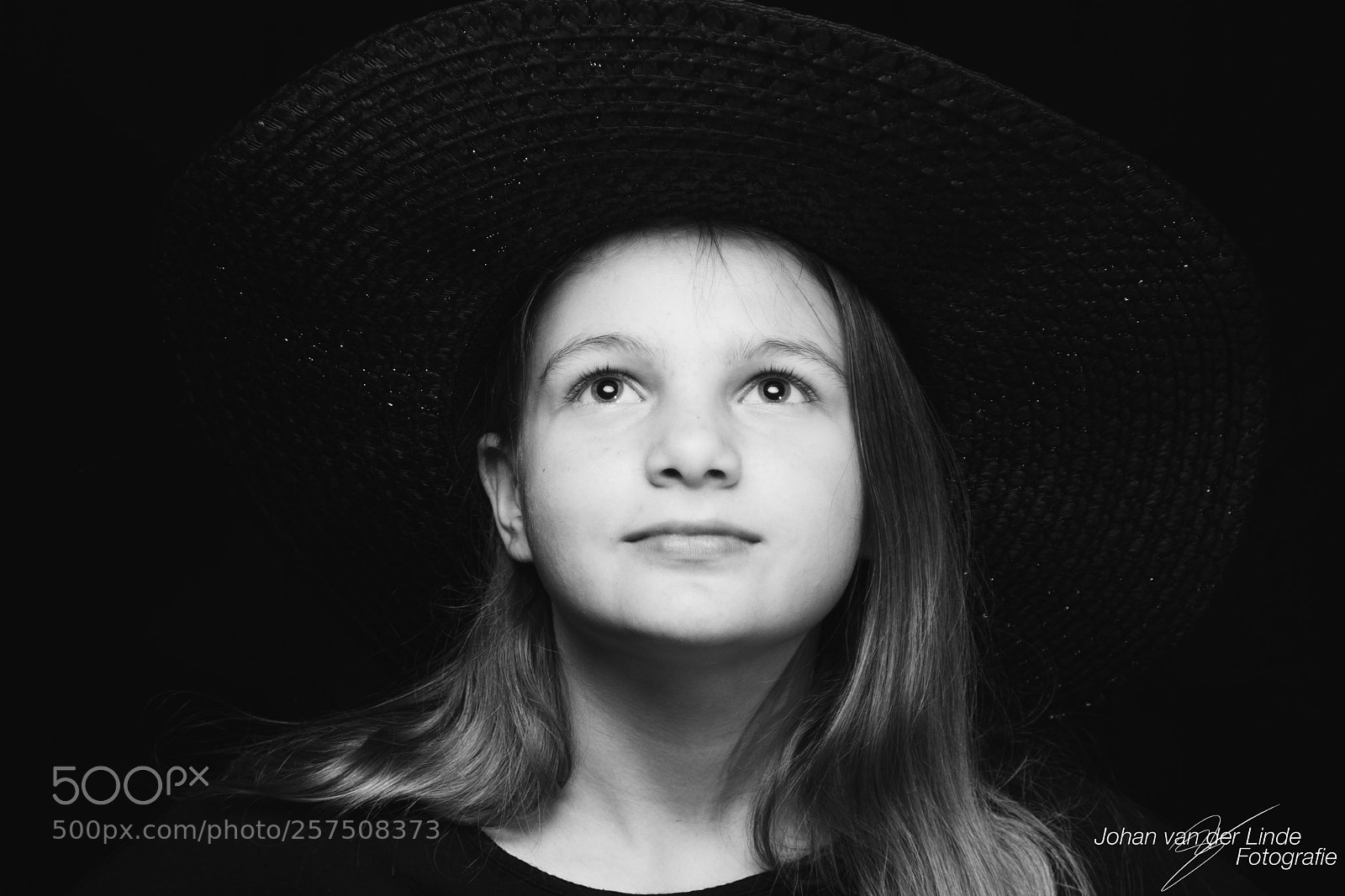 Canon EOS 40D sample photo. Girl with hat 3 photography