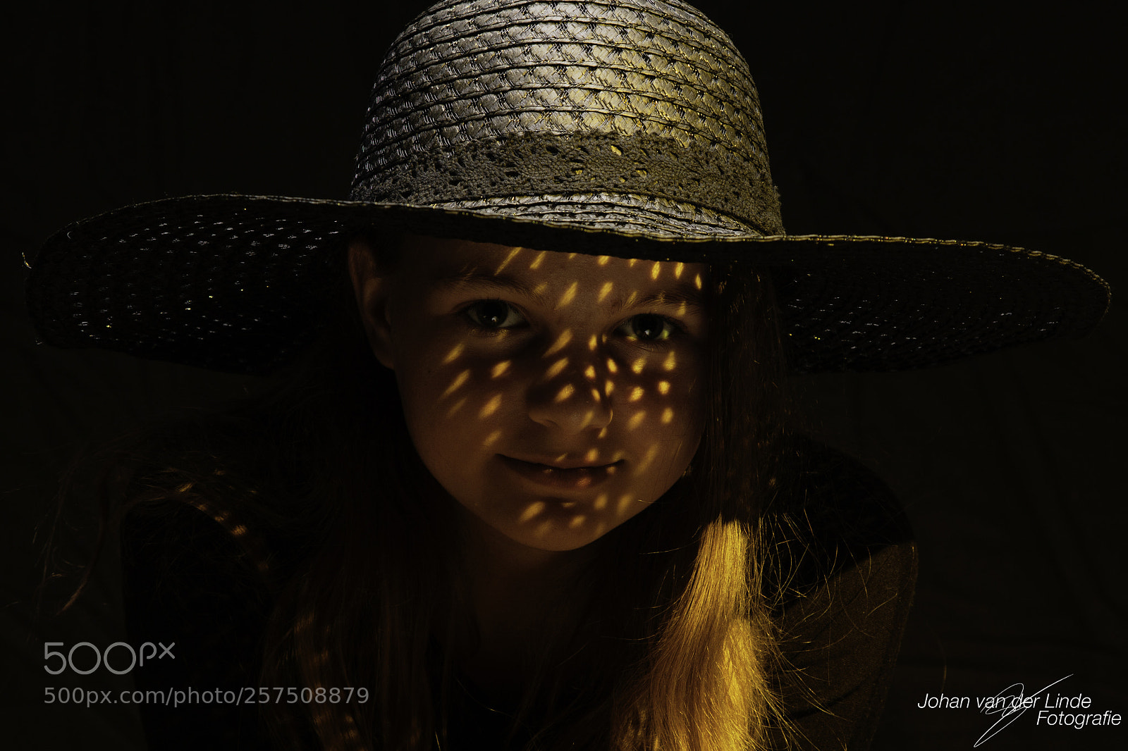 Canon EOS 40D sample photo. Girl with hat photography