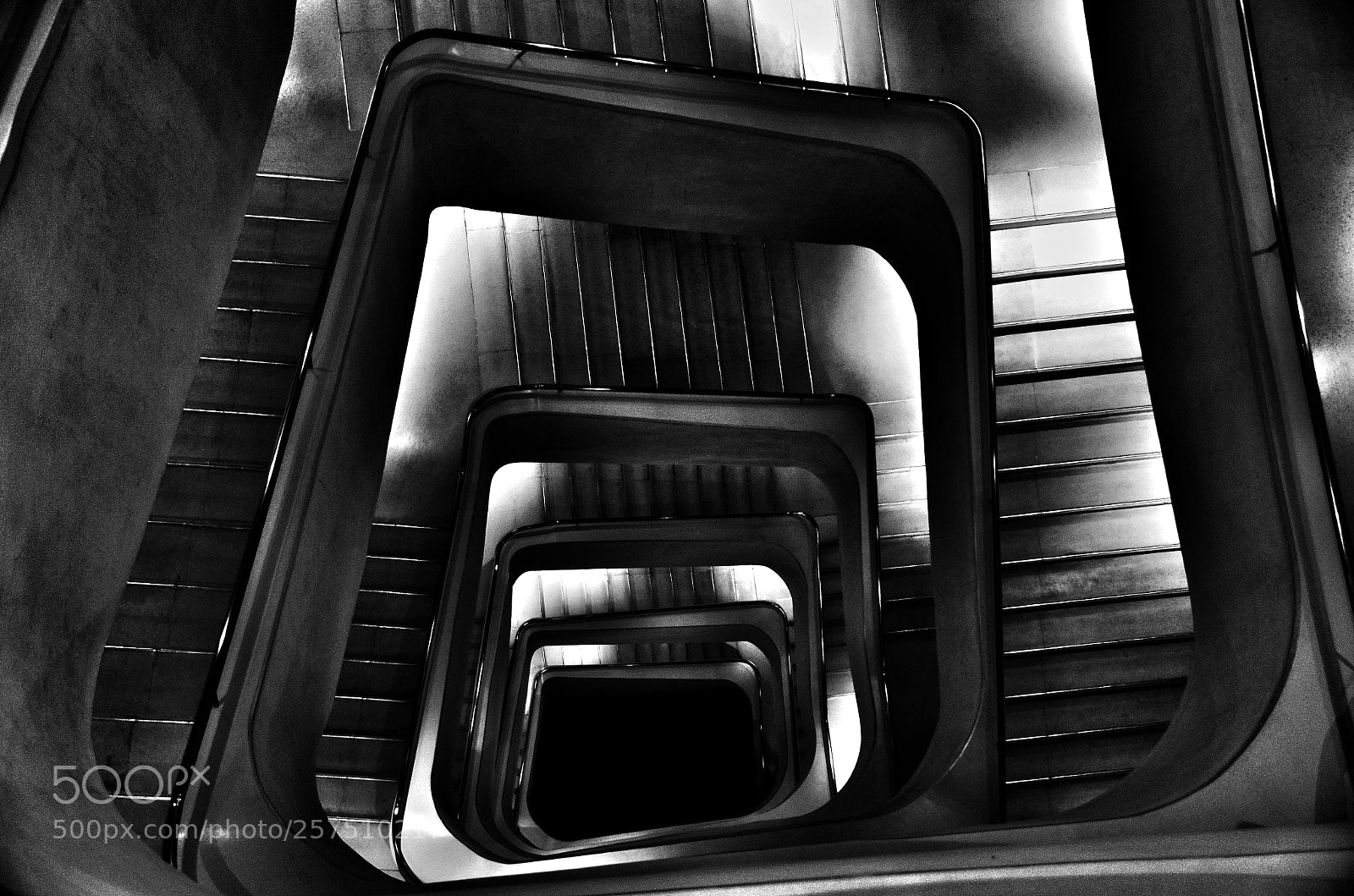 Nikon D5100 sample photo. Escalera bw photography
