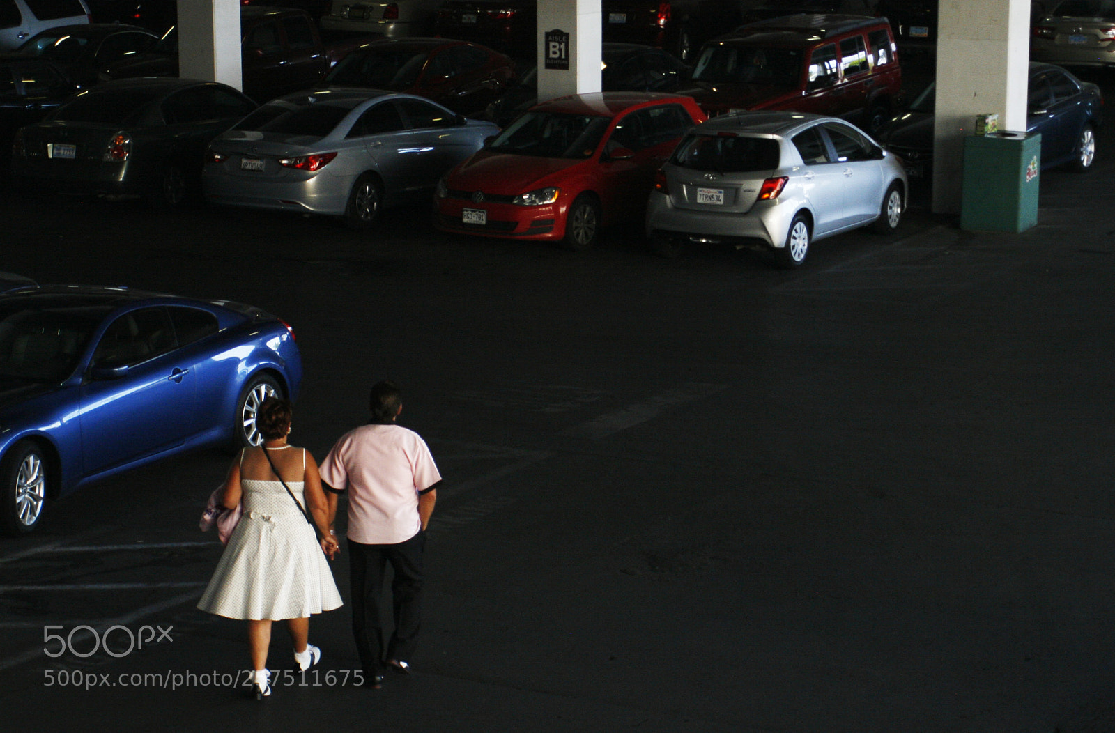 Canon EOS 30D sample photo. Looking for the car photography