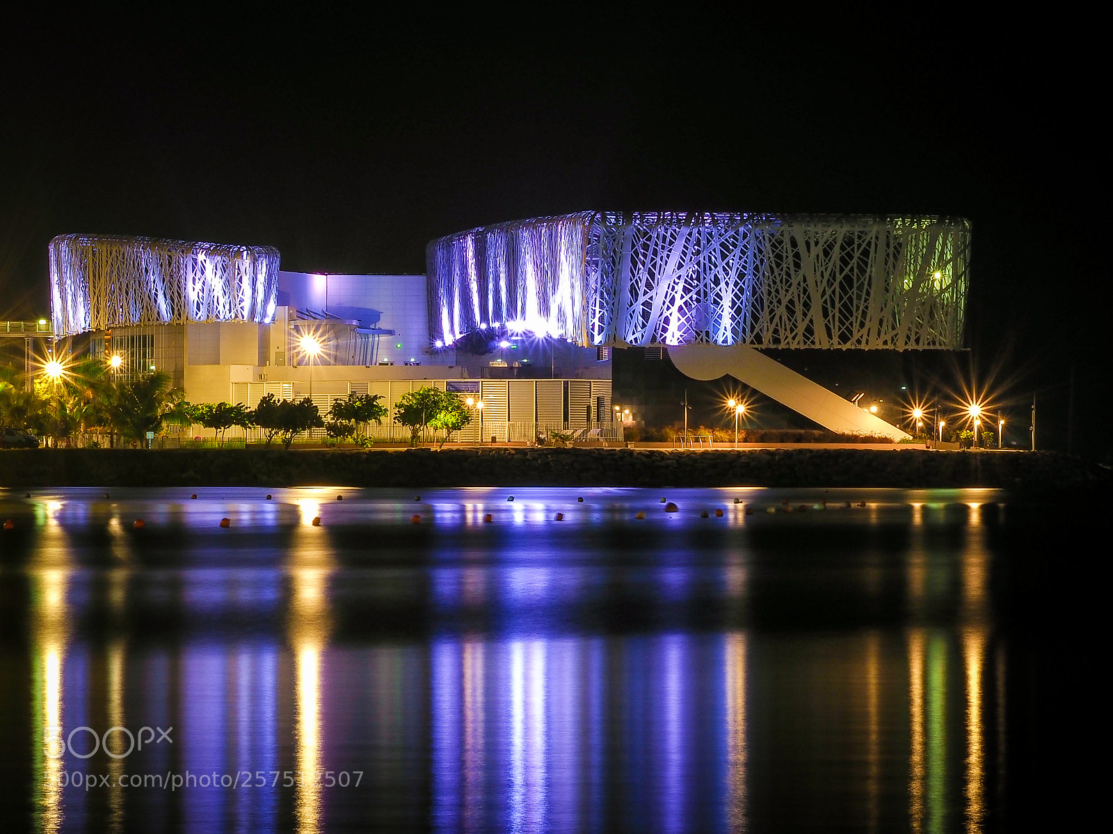 Olympus OM-D E-M1 Mark II sample photo. Memorial acte by night photography
