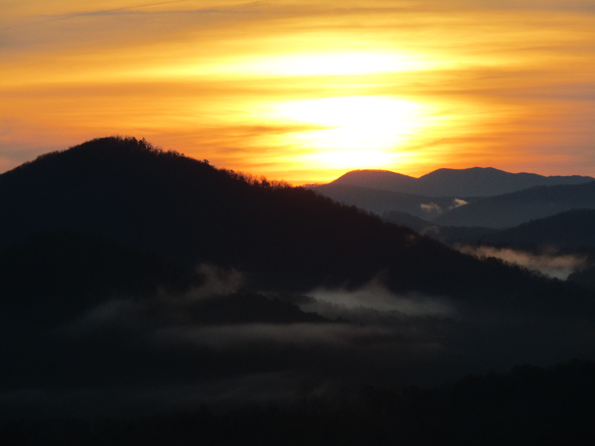 Canon PowerShot SX420 IS sample photo. Sunrise in the mountains photography