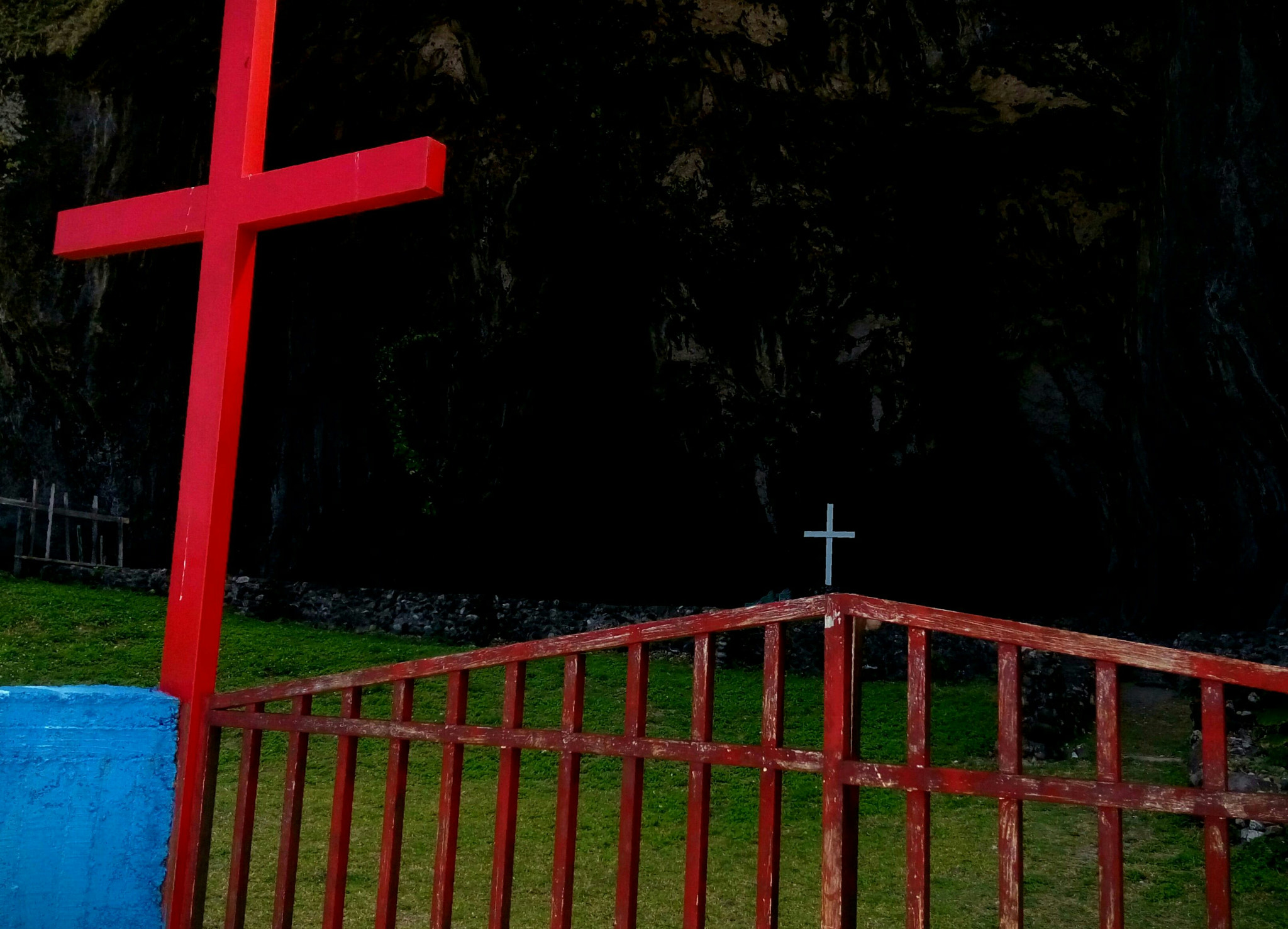 HTC D728X sample photo. Inside out photography