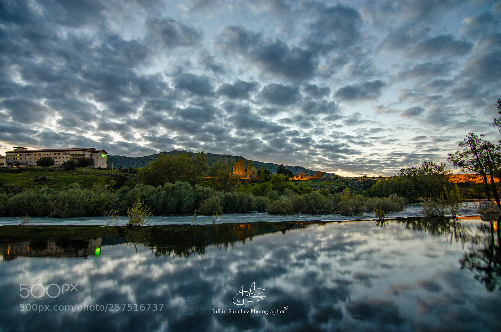Nikon D5100 sample photo. The reflections of the photography