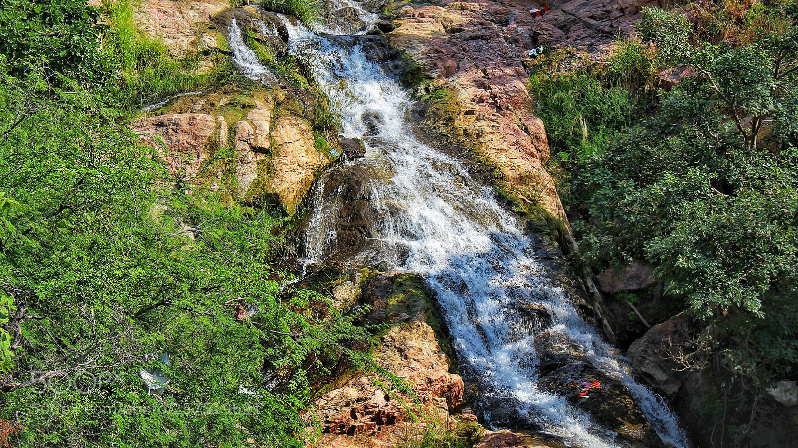 Canon EOS 700D (EOS Rebel T5i / EOS Kiss X7i) sample photo. A small waterfall photography